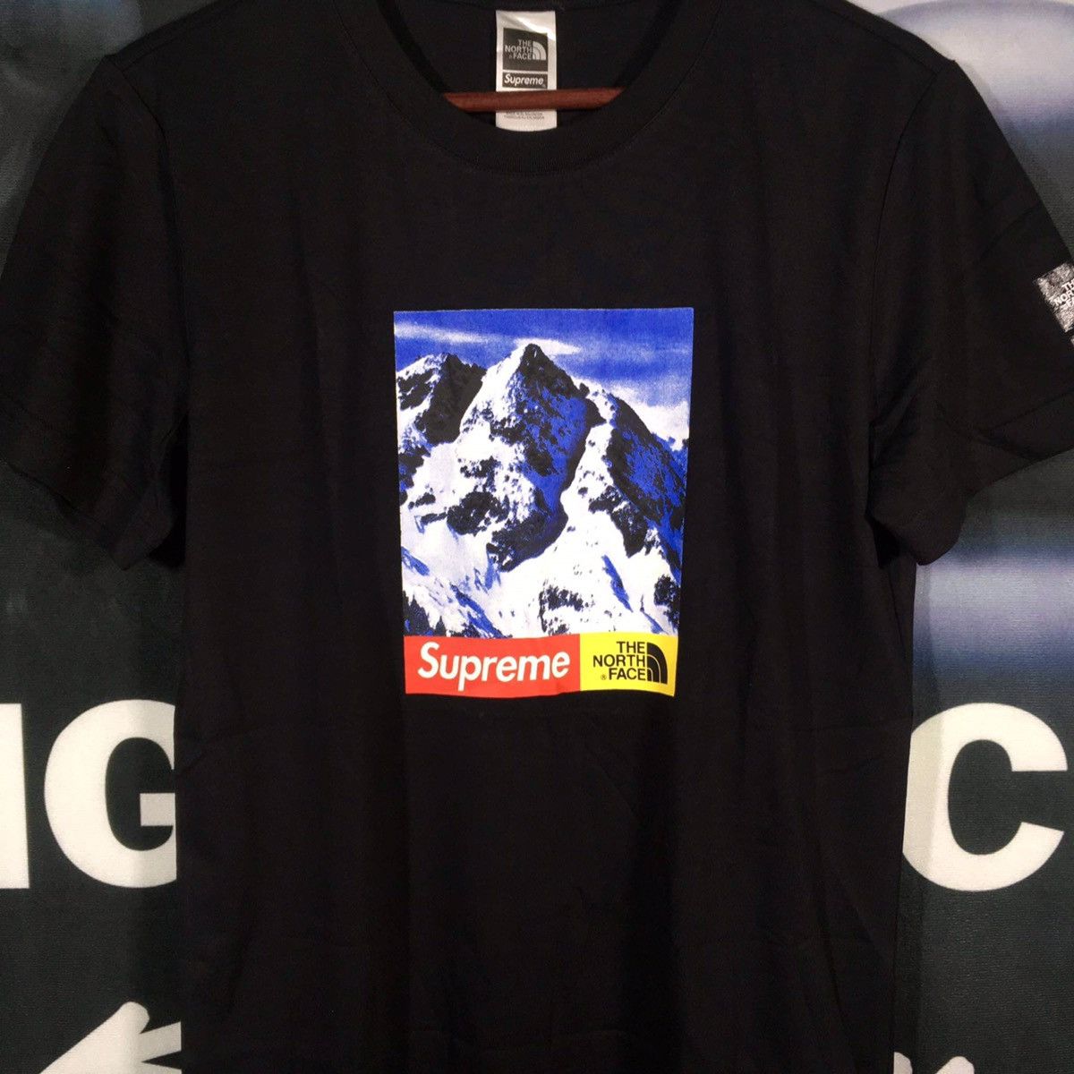 Supreme × The North Face Supreme X The North Face Tee Size US S / EU 44-46 / 1 - 3 Thumbnail