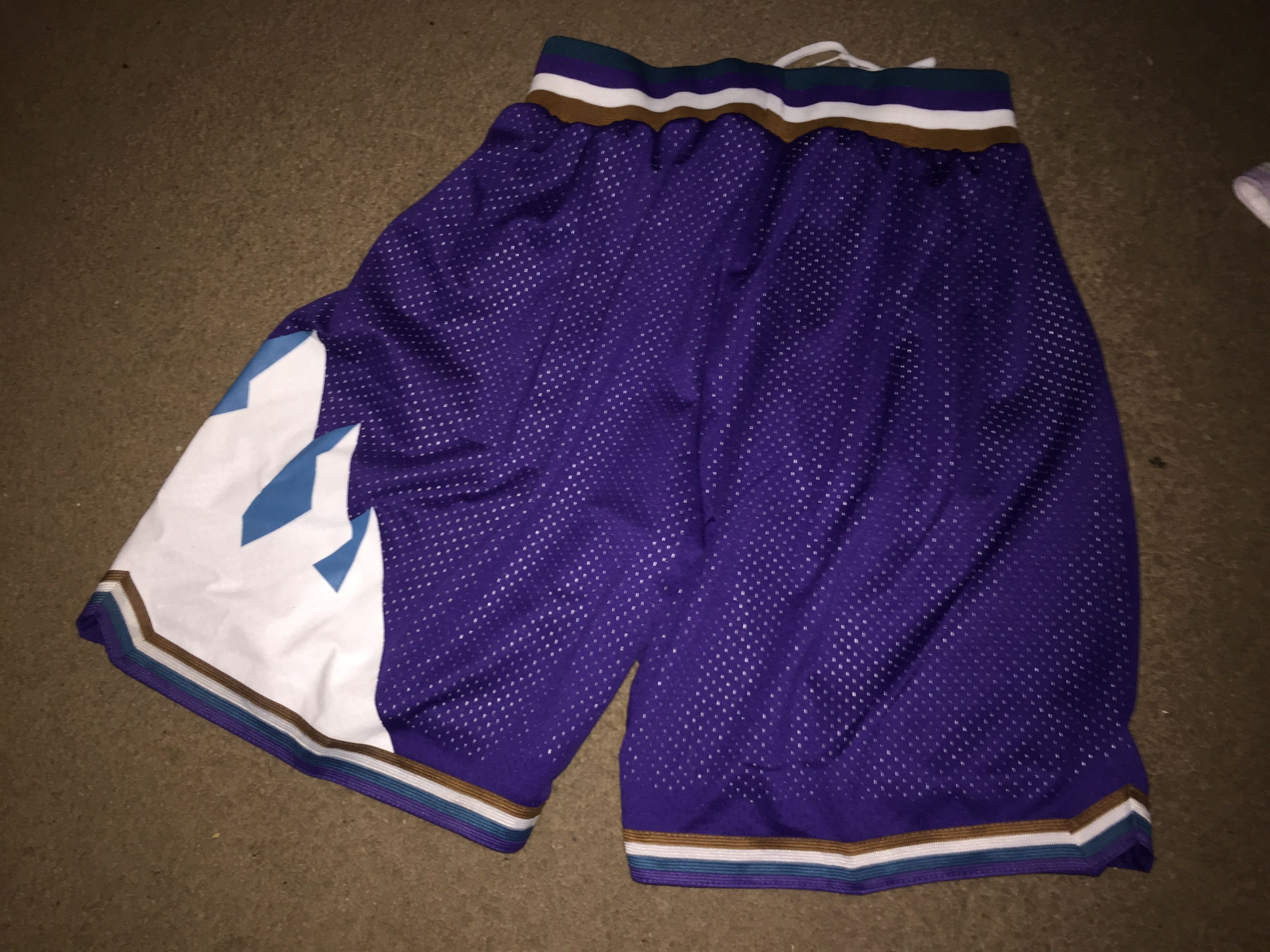 Adidas NBA Utah Jazz Shorts Size US 32 / EU 48 - 3 Preview