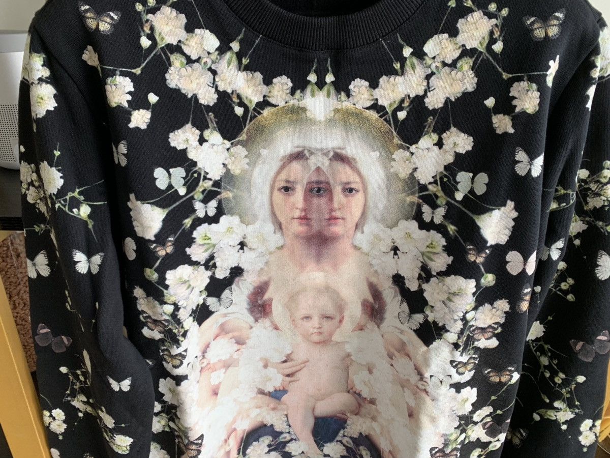 Givenchy madonna sweater clearance