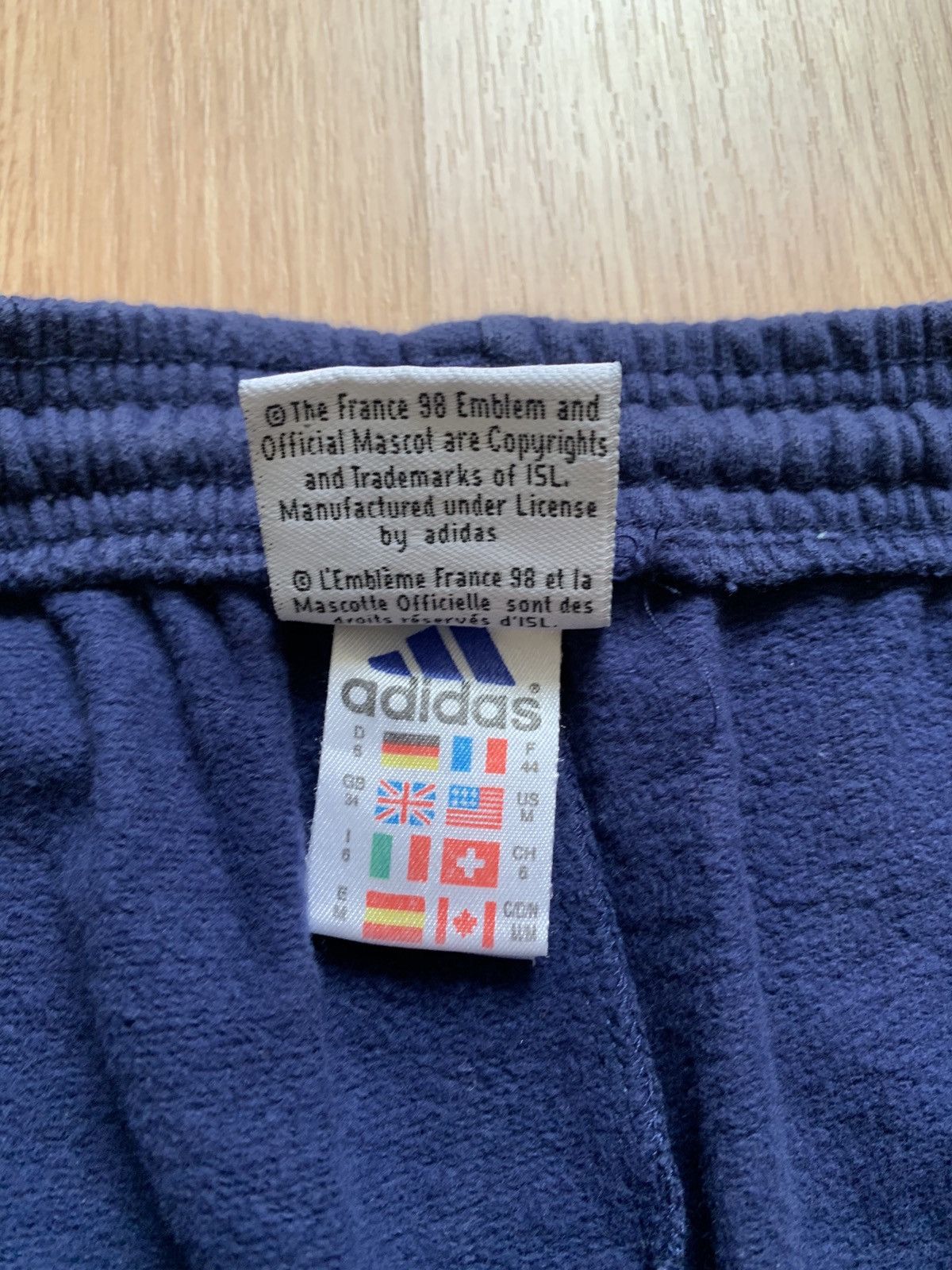 Adidas Archive adidas 1998 France “coupe du monde” vintage shorts Size US 32 / EU 48 - 5 Thumbnail