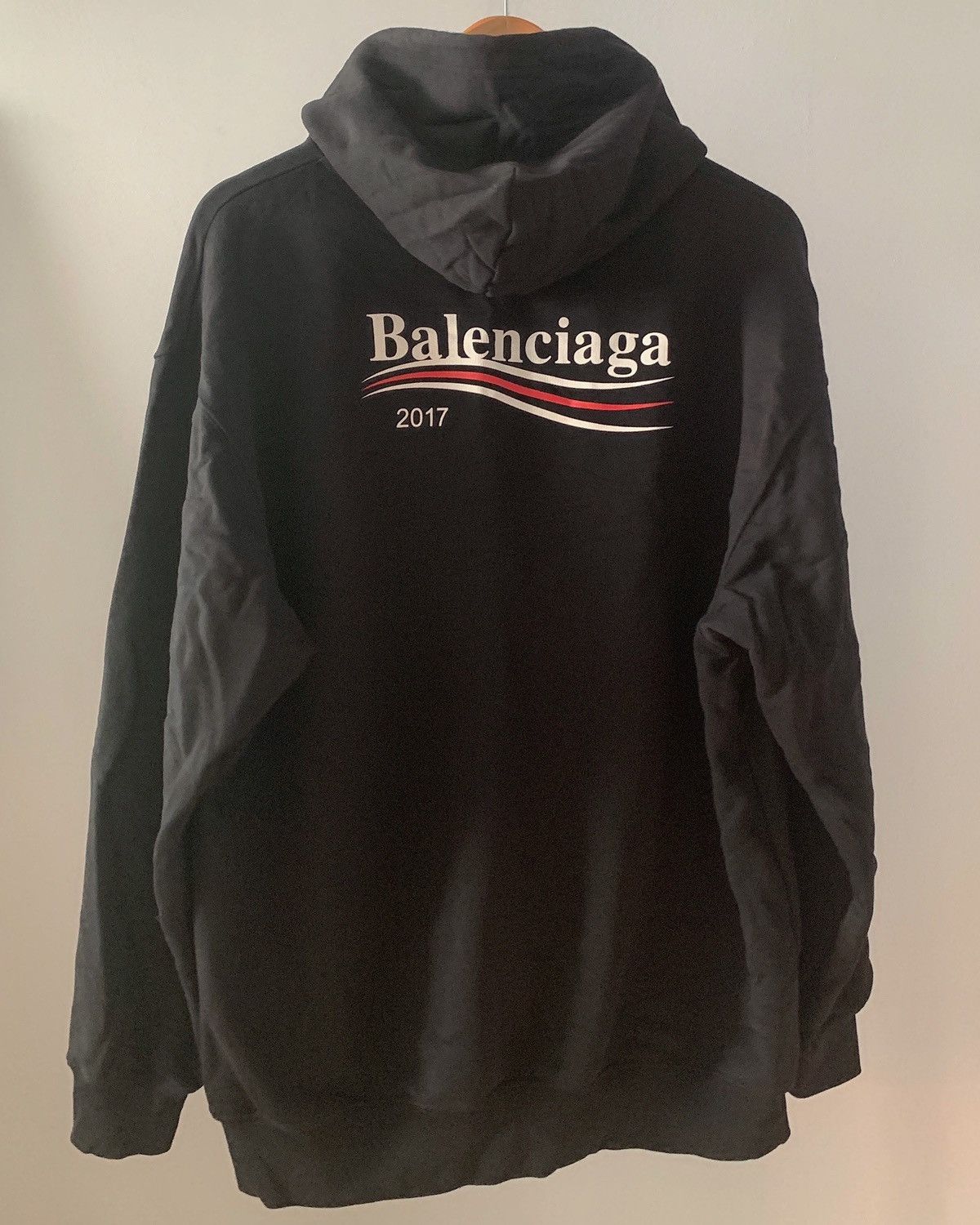 Balenciaga balenciaga campaign black logo hoodie 2017 | Grailed