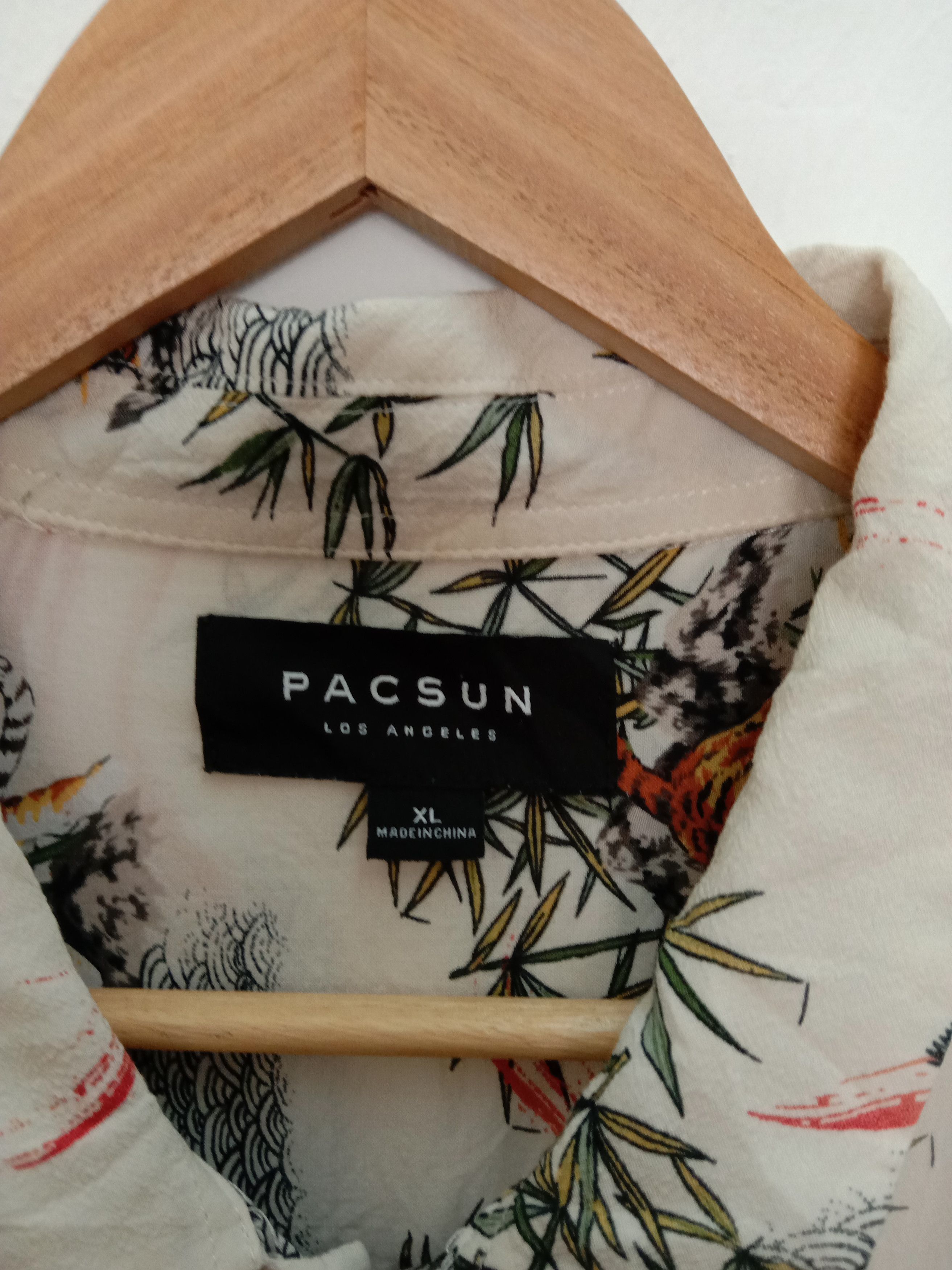 Pacsun Pacsun Hawaiian Oriental Tiger Design. Size XL Size US XL / EU 56 / 4 - 5 Thumbnail