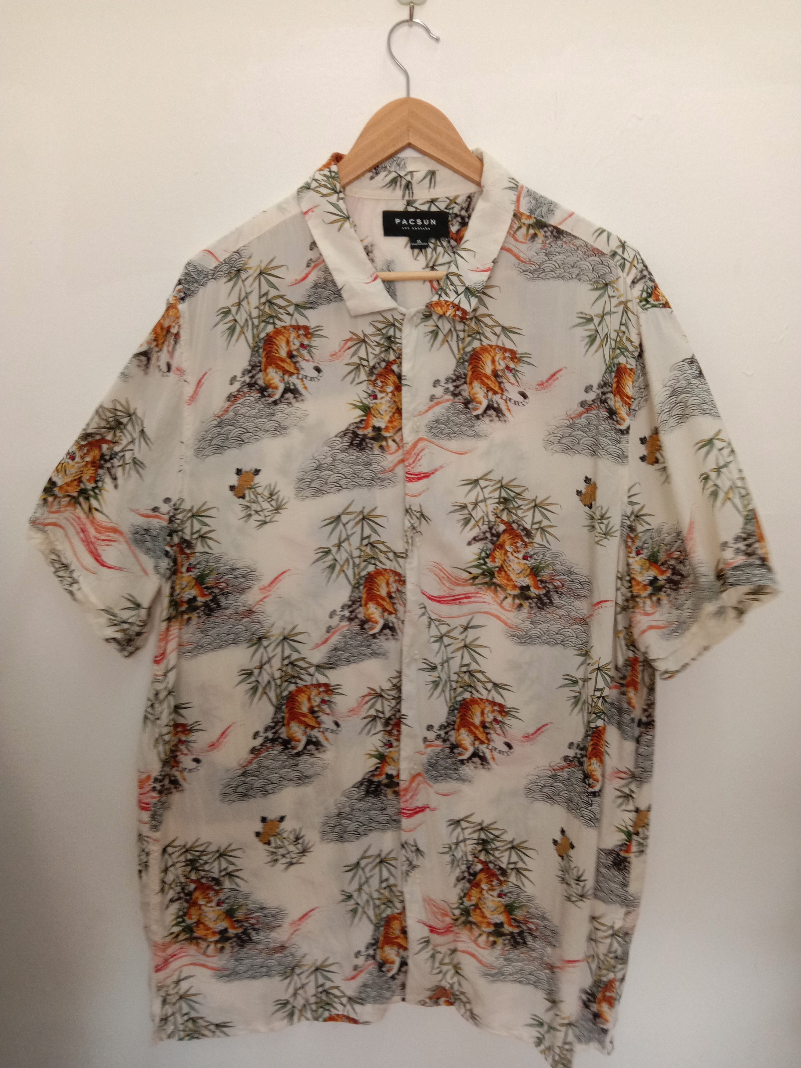 Pacsun Pacsun Hawaiian Oriental Tiger Design. Size XL Size US XL / EU 56 / 4 - 1 Thumbnail