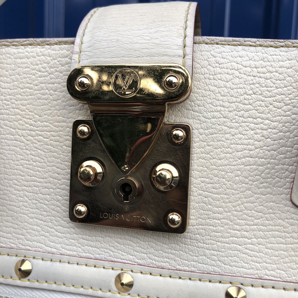 Louis Vuitton 🔥 Authentic 🔥 LOUIS VUITTON White Suhali Leather Size ONE SIZE - 2 Thumbnail