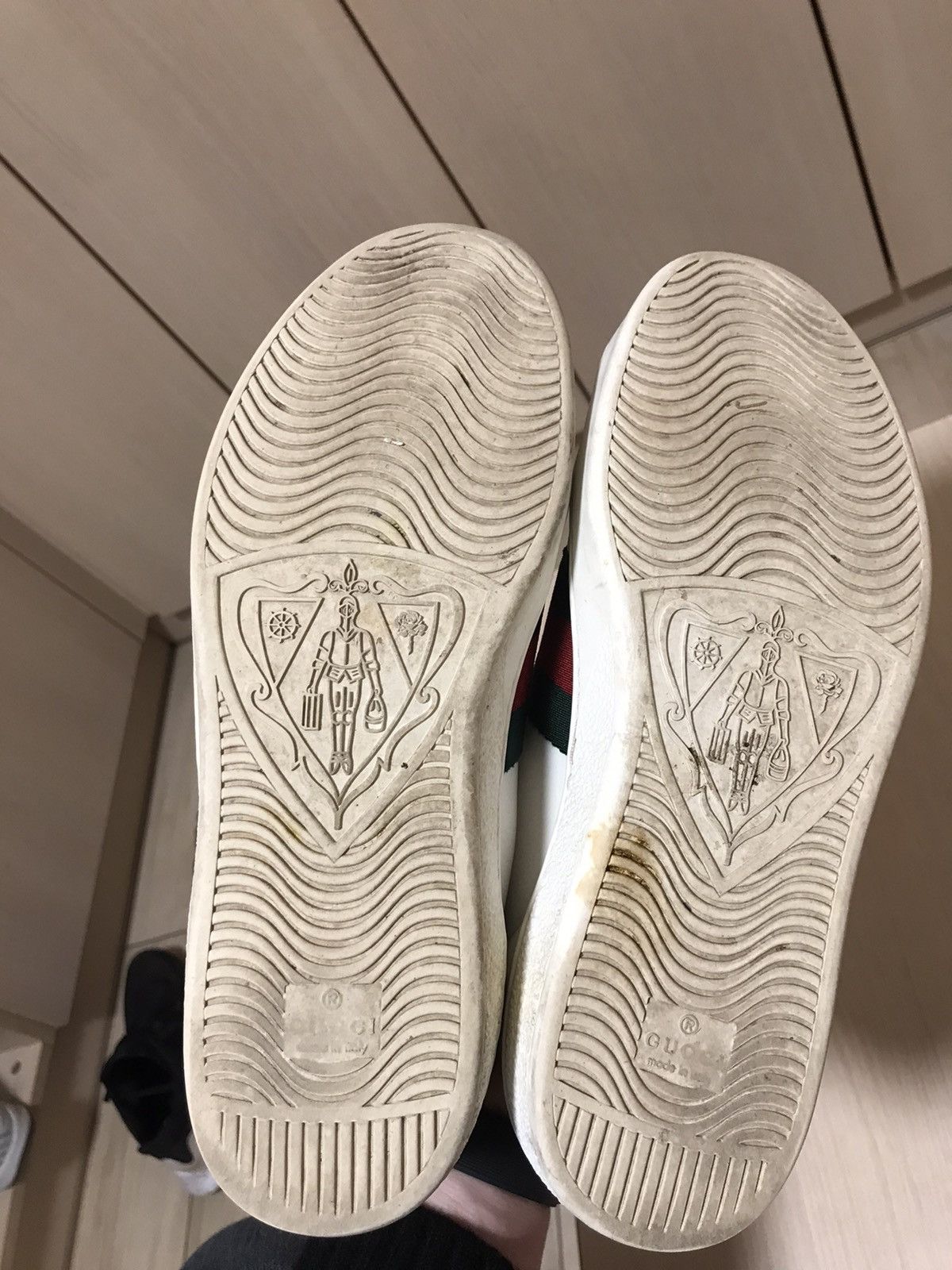 Gucci Gucci Ace Sneakers With Bee Embroidery Size US 9.5 / EU 42-43 - 8 Thumbnail