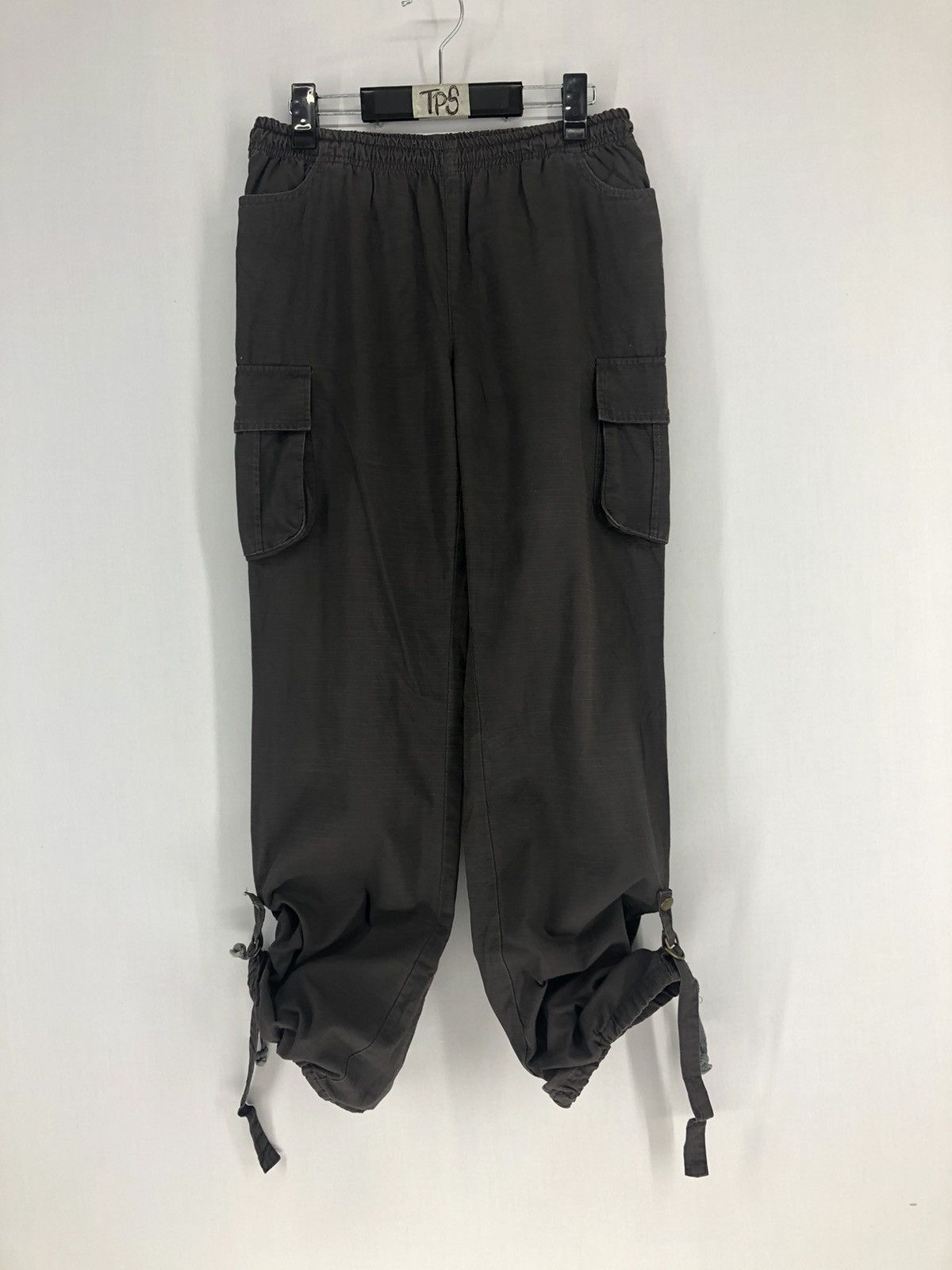 Japanese Brand JAPANESE BRAND BLACK FLARED CARGO PANTS Size US 26 / EU 42 - 4 Thumbnail