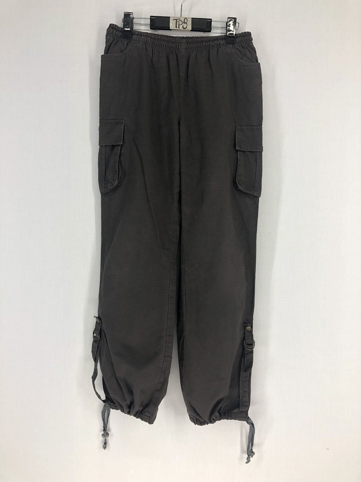 Japanese Brand JAPANESE BRAND BLACK FLARED CARGO PANTS Size US 26 / EU 42 - 3 Thumbnail