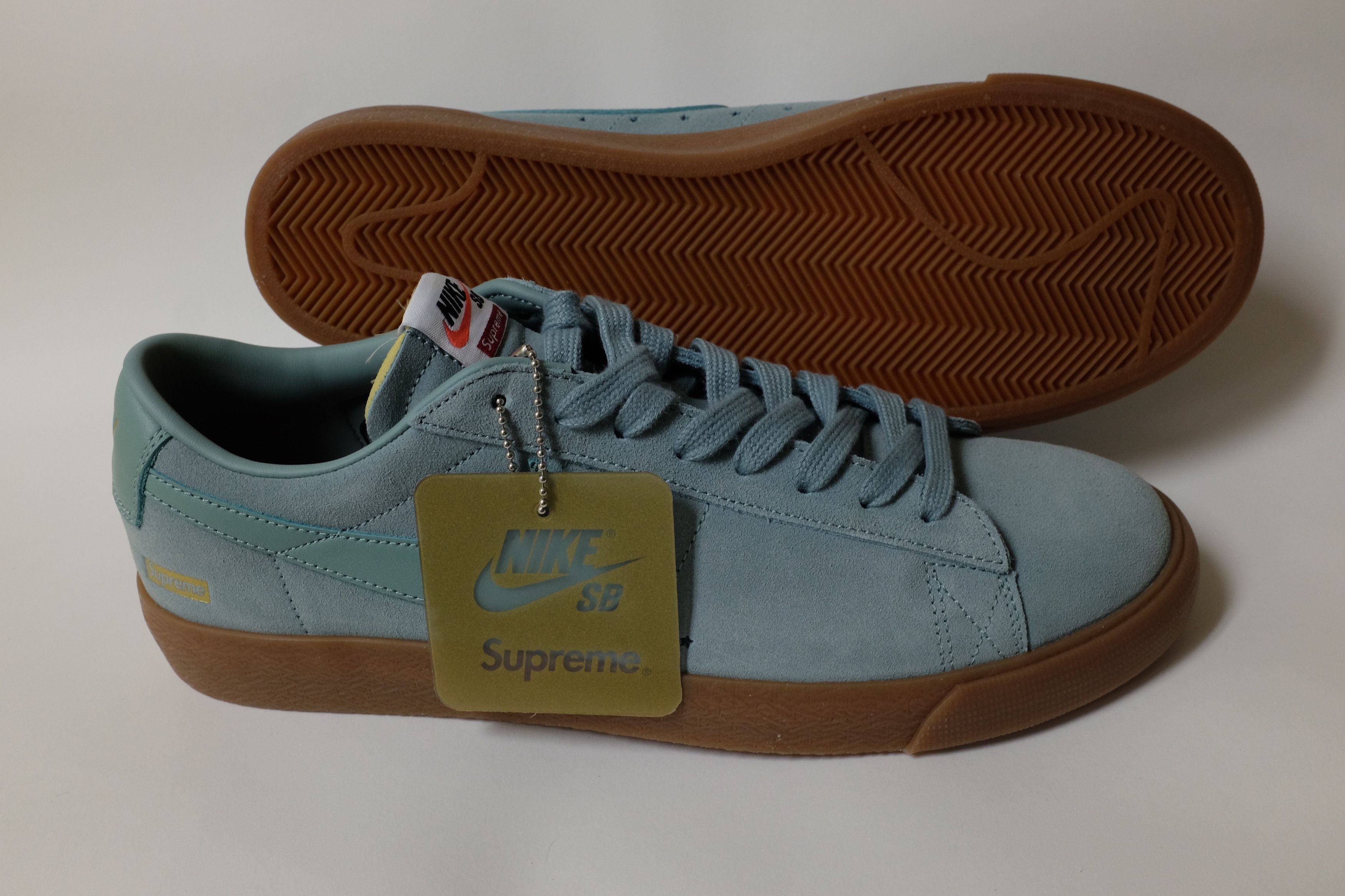 blazer low gt qs "supreme"