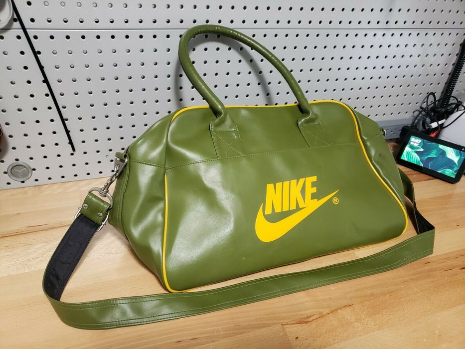 Vintage nike cheap duffle bag