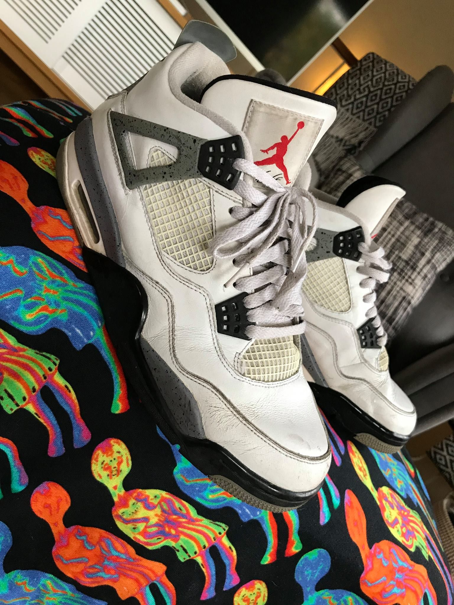 Jordan Brand AIR JORDAN 4 WHITE CEMENTS SZ 11 Size US 11 / EU 44 - 1 Thumbnail