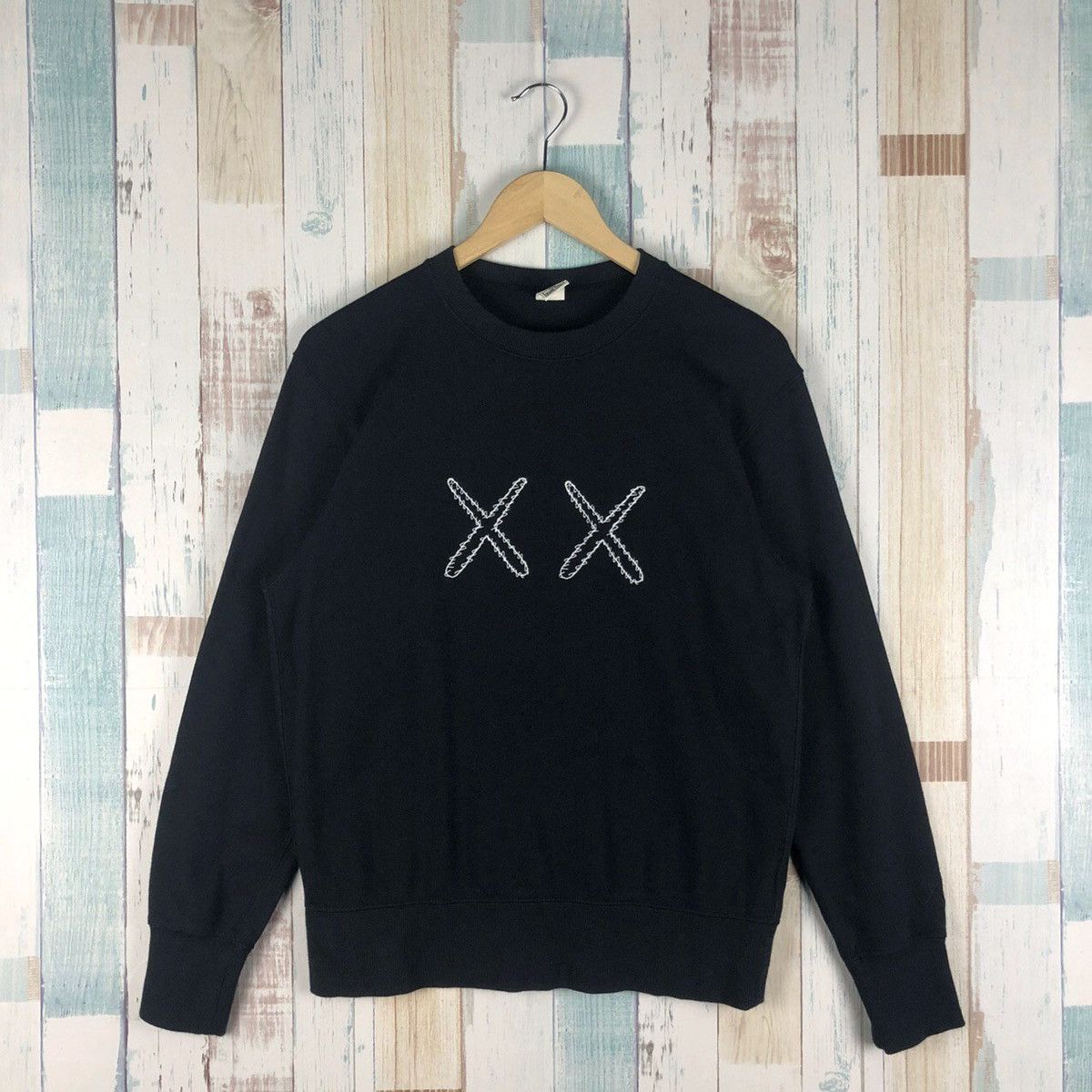 Kaws × Uniqlo Uniqlo X Kaws Sweatshirt Big Logo Size US S / EU 44-46 / 1 - 2 Thumbnail