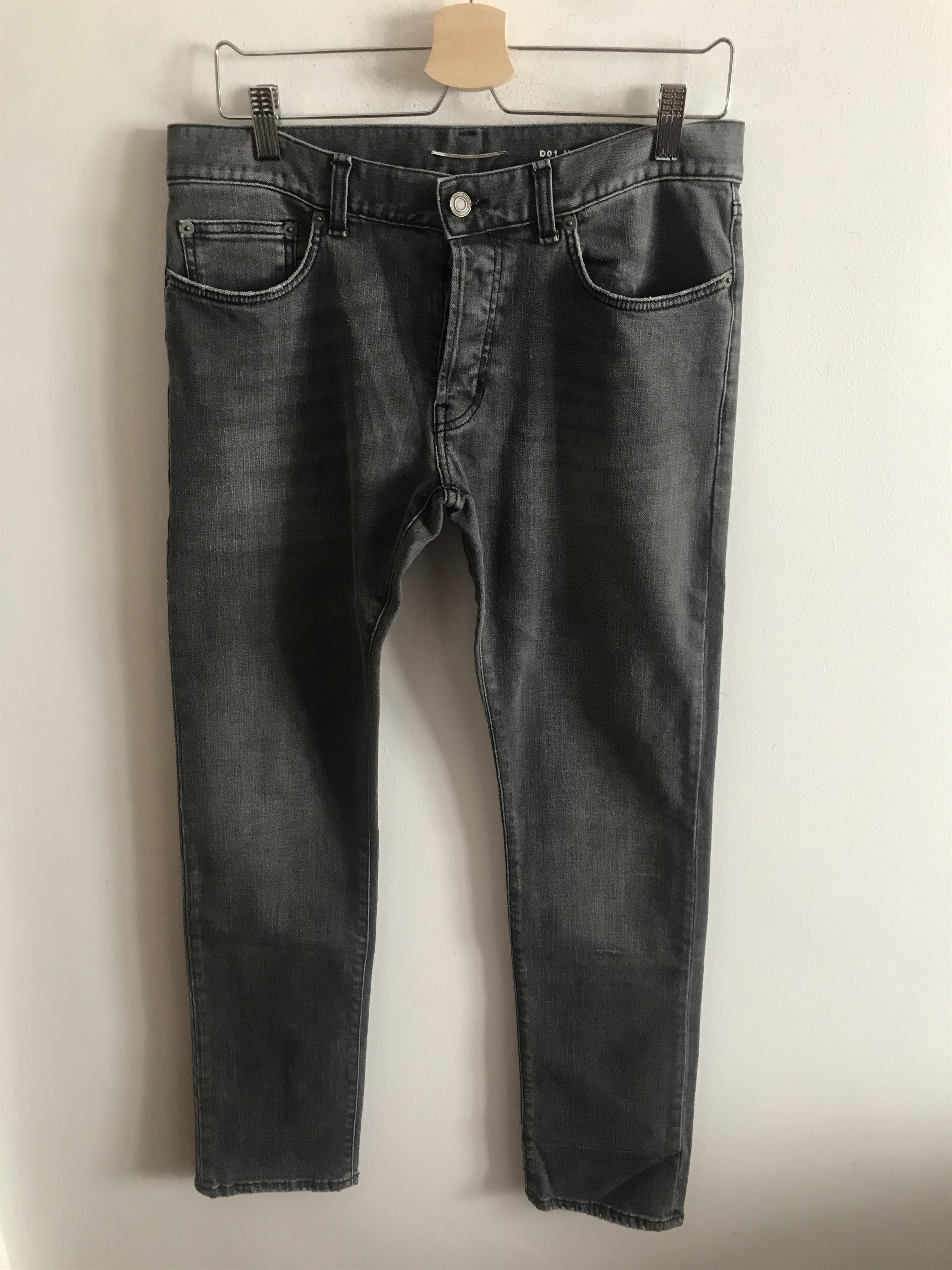 Outlet Saint Laurent D01 Stonewash In Grey Denim Skinny Jeans, Size 27