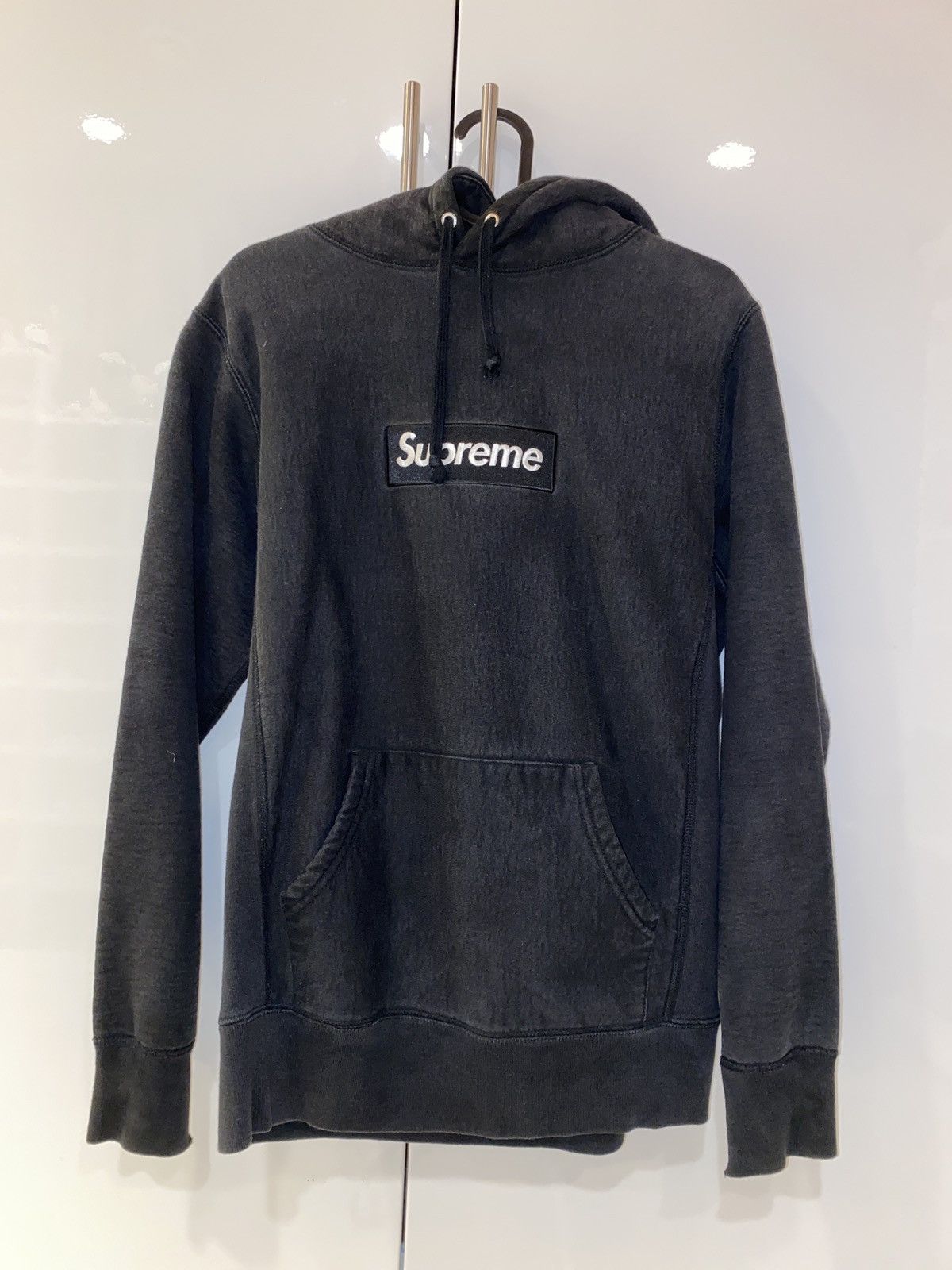 Supreme black on black box logo online