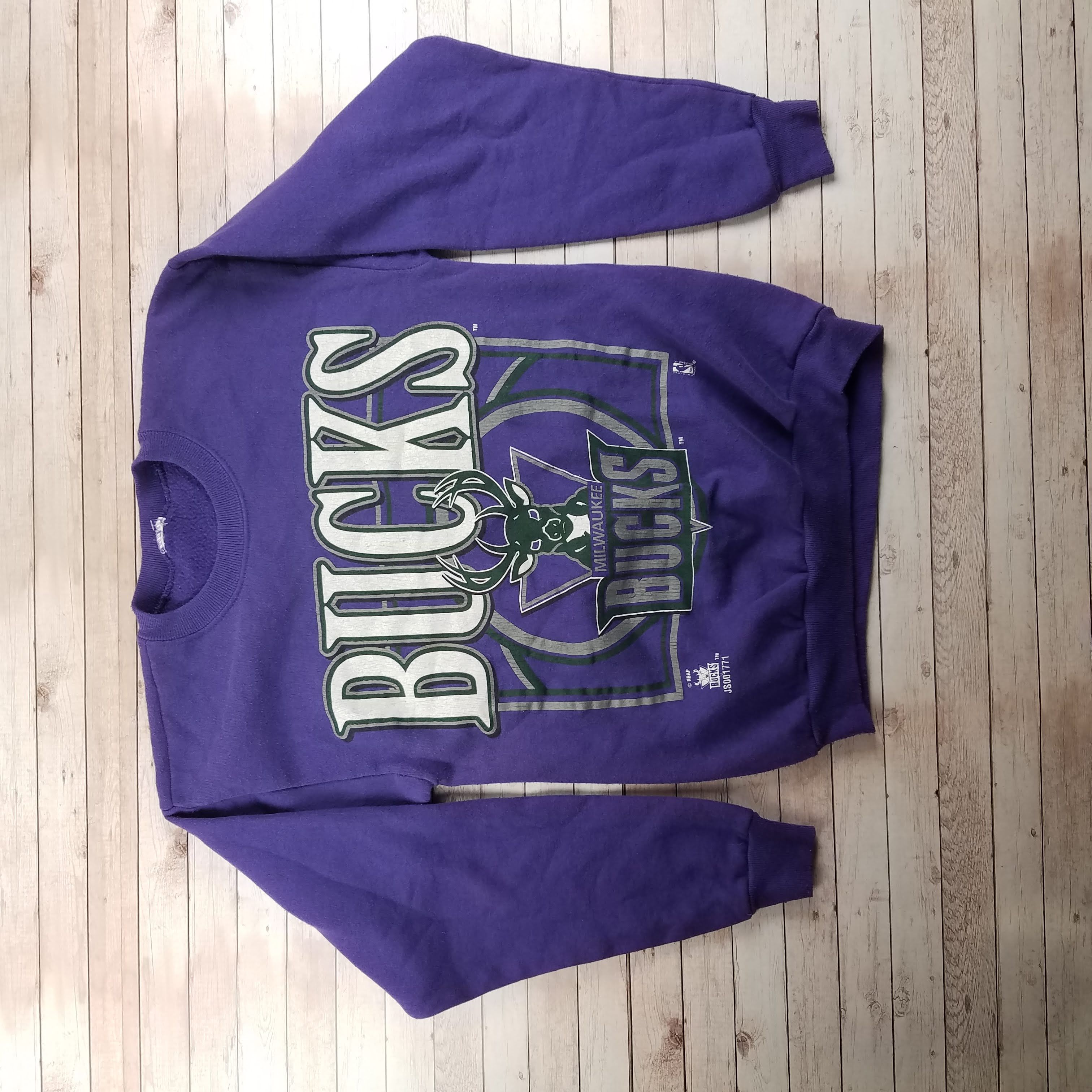 Vintage Milwaukee Bucks Sweatshirt (1990s)