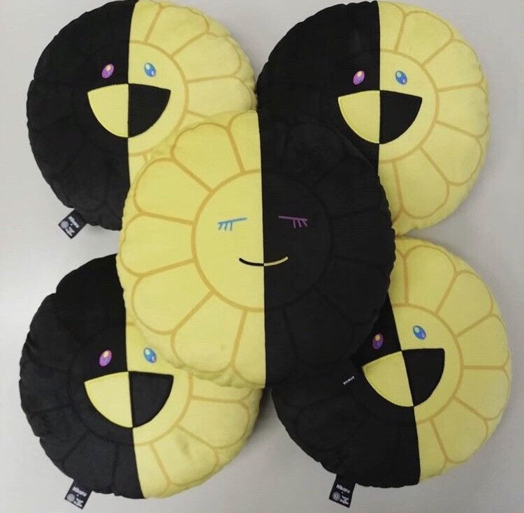 (預訂) Takashi Murakami Flower Cushion 100cm (Rainbow) (約7~14個工作天)