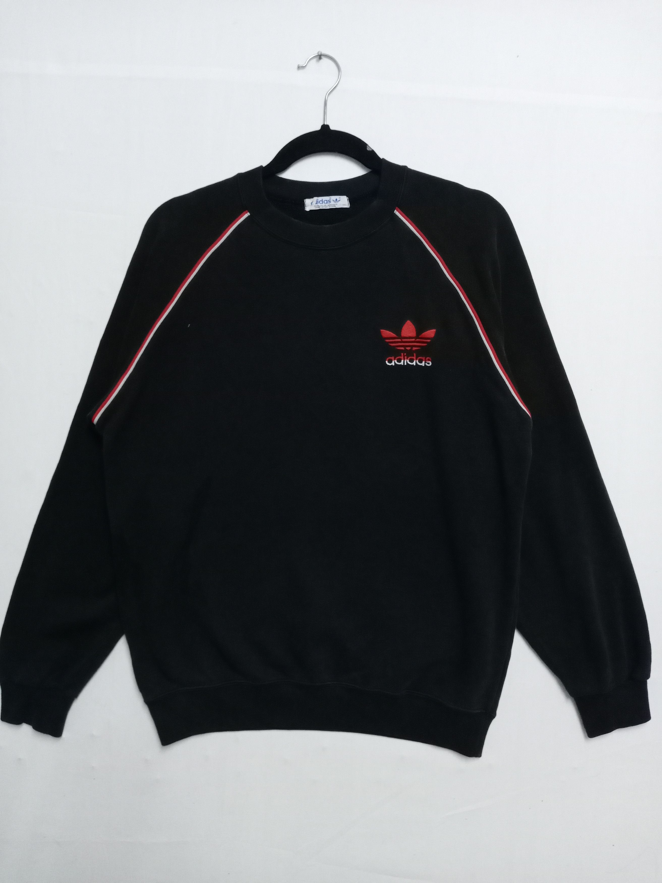 Adidas × Japanese Brand × Vintage Vtg 90s Adidas Flower Embroidery Logo Sweatshirt Size US L / EU 52-54 / 3 - 1 Thumbnail