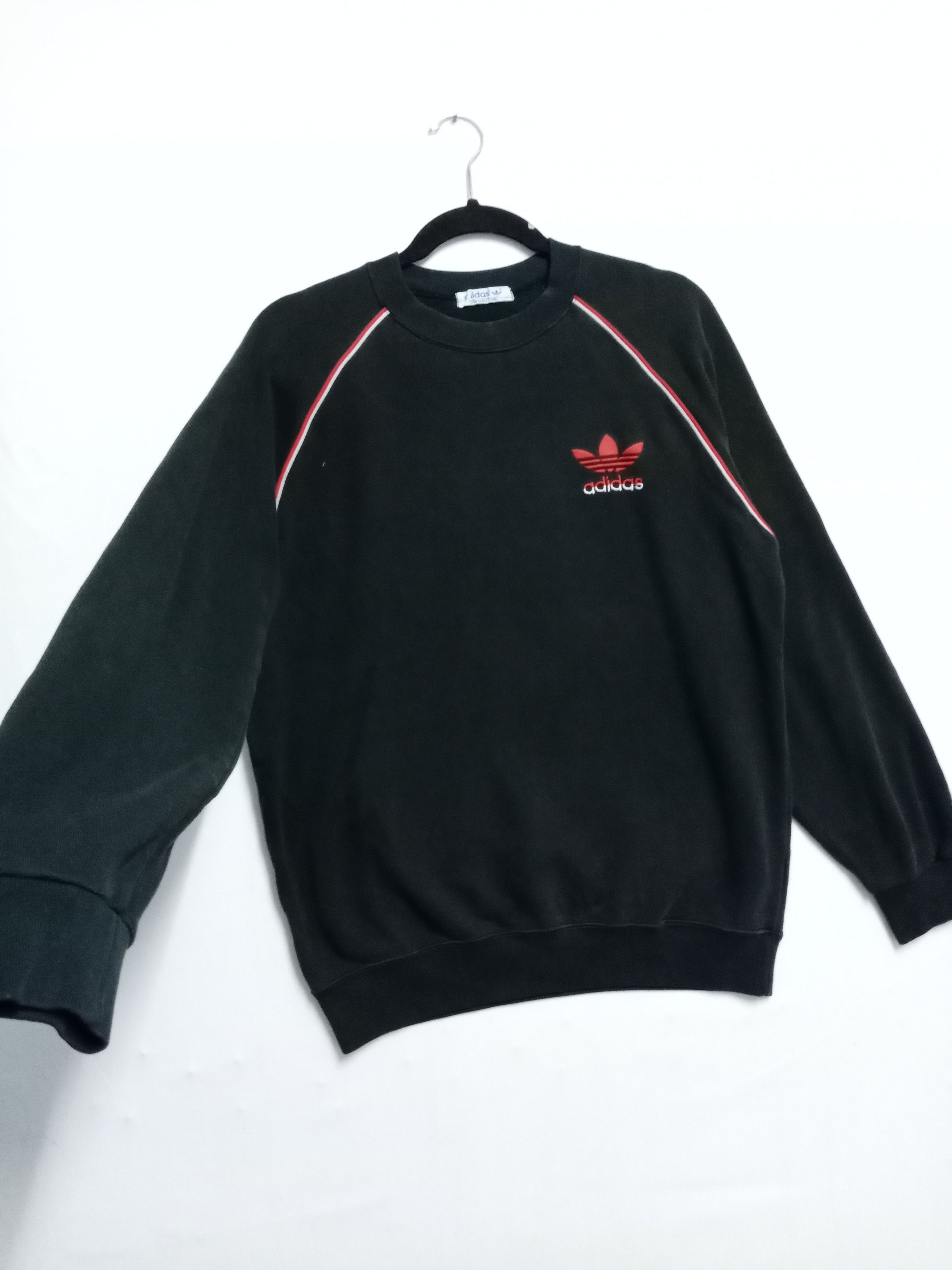Adidas × Japanese Brand × Vintage Vtg 90s Adidas Flower Embroidery Logo Sweatshirt Size US L / EU 52-54 / 3 - 2 Thumbnail