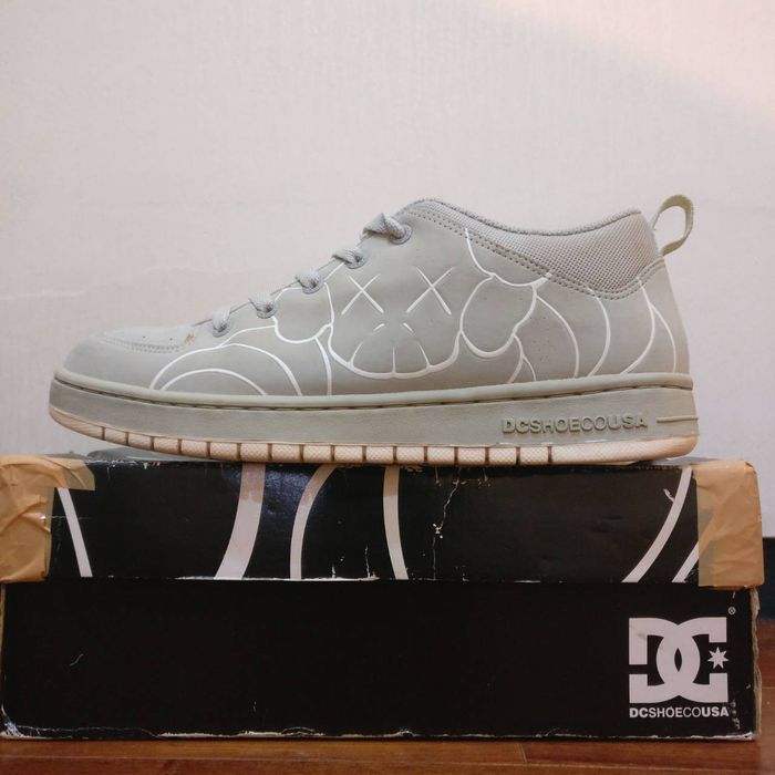 Dc shoes outlet x kaws