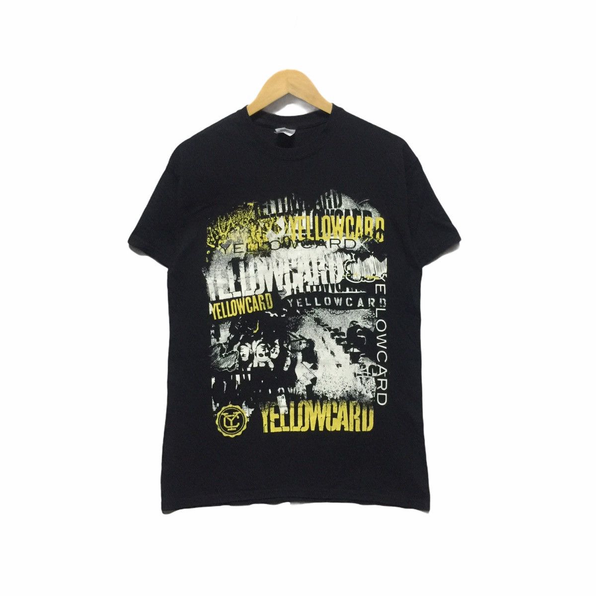 yellow card イエローカード バンドTシャツ Amazon.com: Yellowcard Yellow Logo T-Shirt, Men's Unisex