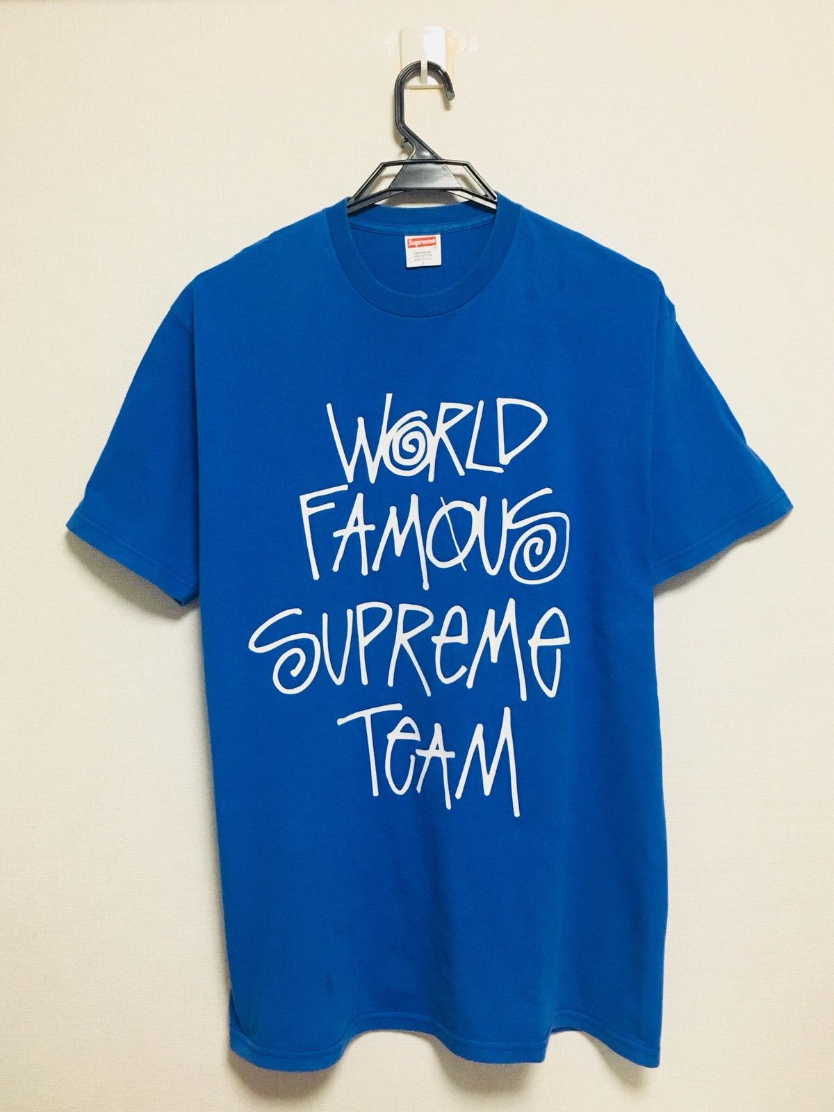 Supreme world famous supreme team 2001
