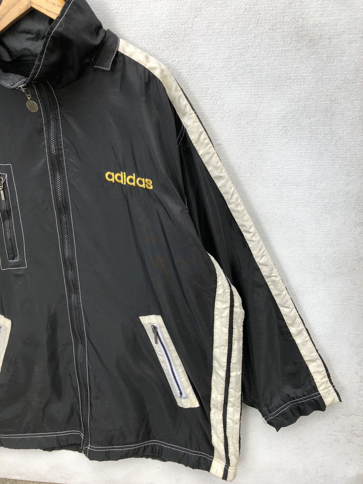 Adidas × Vintage Vintage Adidas Big Logo Windbreaker Jacket Size US L / EU 52-54 / 3 - 5 Thumbnail