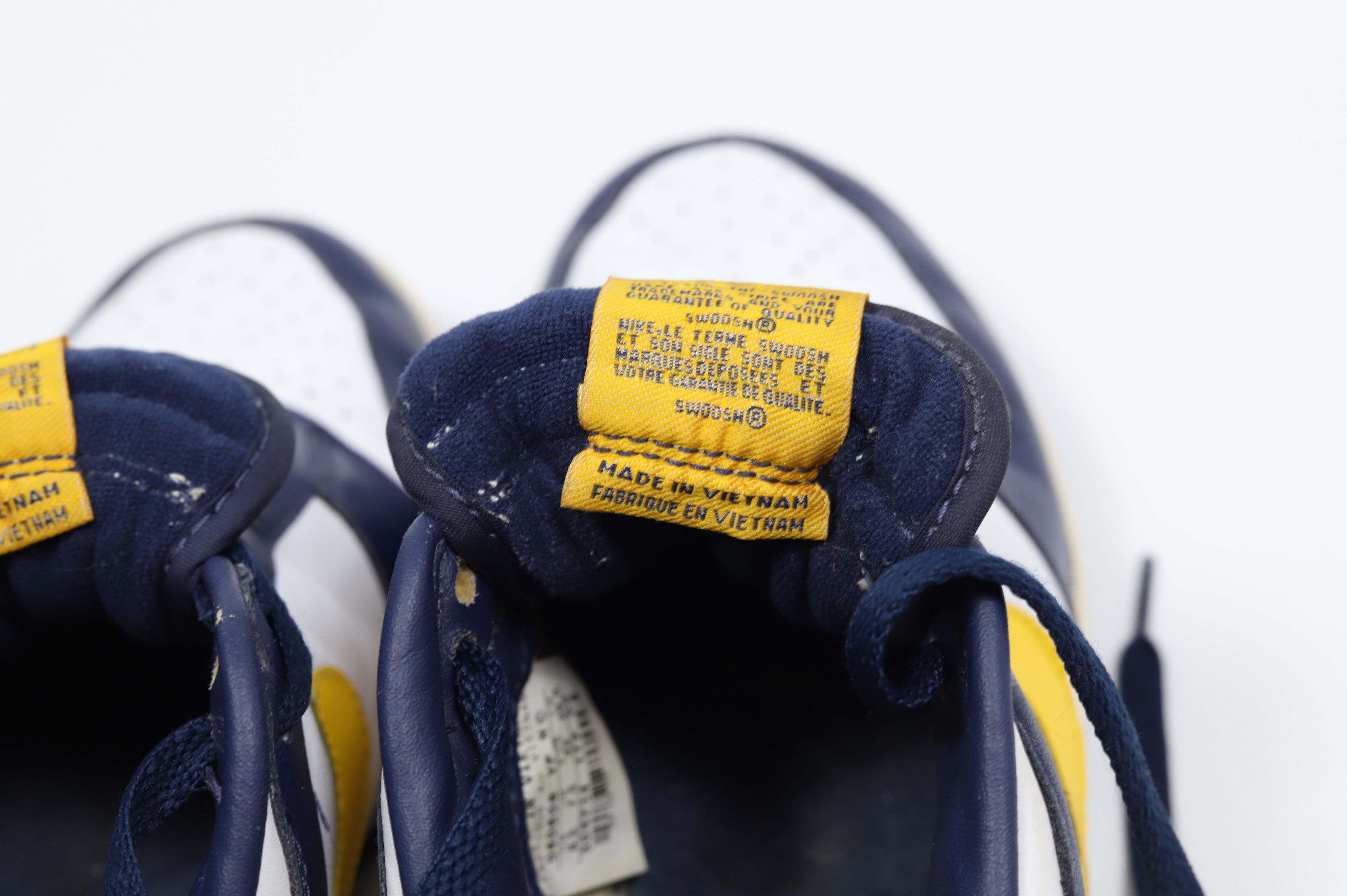 Nike RARE! 2004 Nike Dunk Low Michigan Size US 8.5 / EU 41-42 - 13 Thumbnail