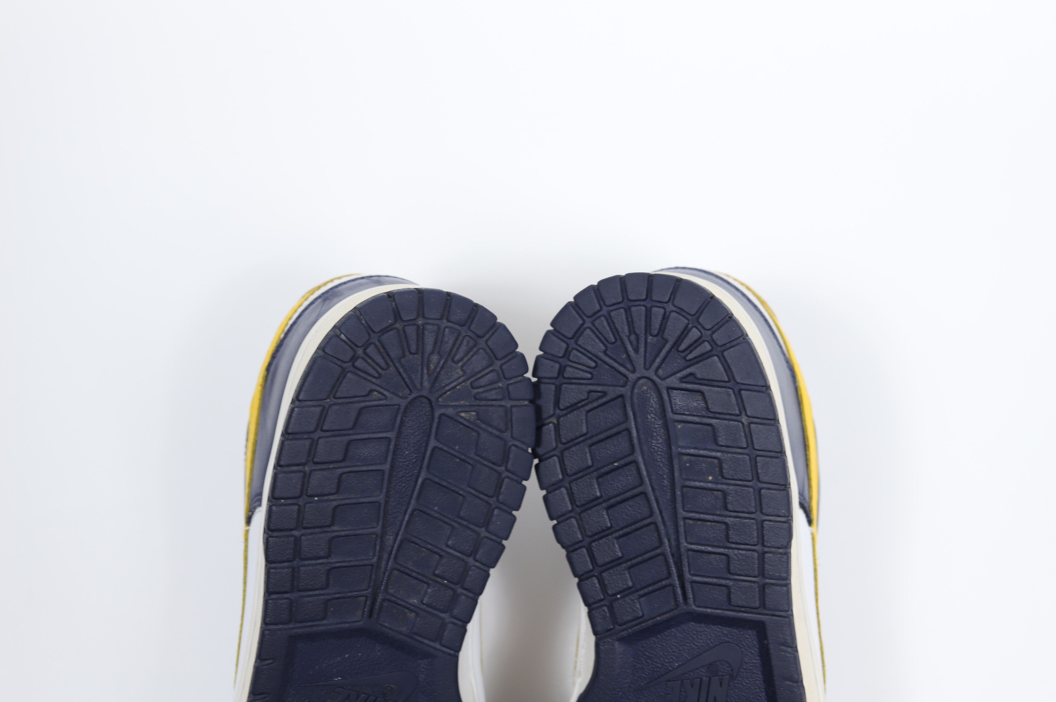 Nike RARE! 2004 Nike Dunk Low Michigan Size US 8.5 / EU 41-42 - 11 Thumbnail