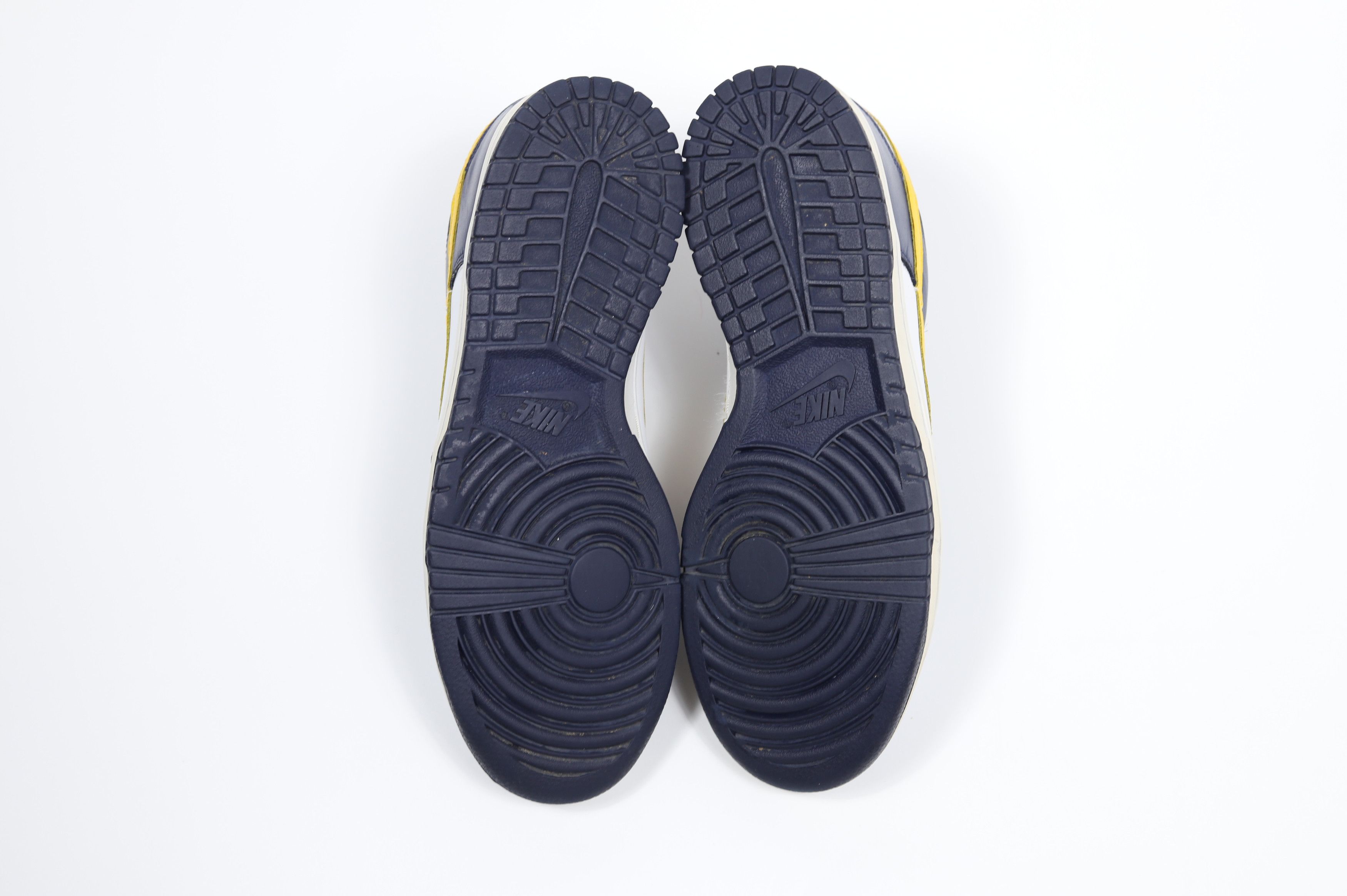 Nike RARE! 2004 Nike Dunk Low Michigan Size US 8.5 / EU 41-42 - 9 Thumbnail