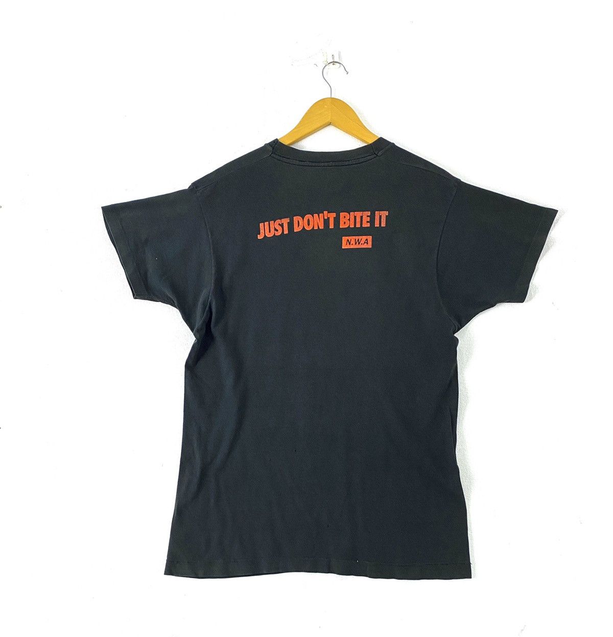 Band Tees vintage 1990 N.W.A. just don't bite it rap rare t-shirts Size US XL / EU 56 / 4 - 2 Thumbnail