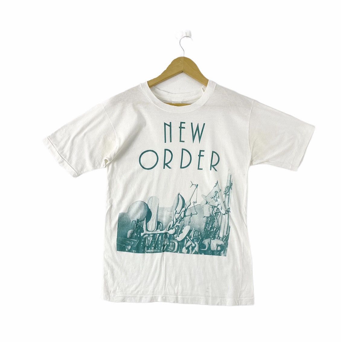 Band Tees vintage 1982 NEW ORDER artwork joy division rare t-shirts Size US M / EU 48-50 / 2 - 1 Thumbnail