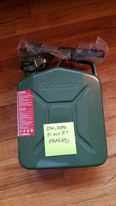 Supreme Supreme x Wavian 5L Jerry Can (green) | Grailed