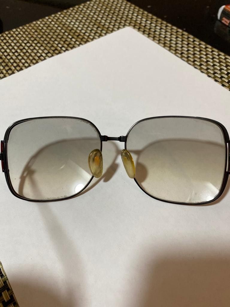 Vintage × Yves Saint Laurent Vintage Yves Saint Laurent sunglasses model 31-8602 Size ONE SIZE - 9 Thumbnail