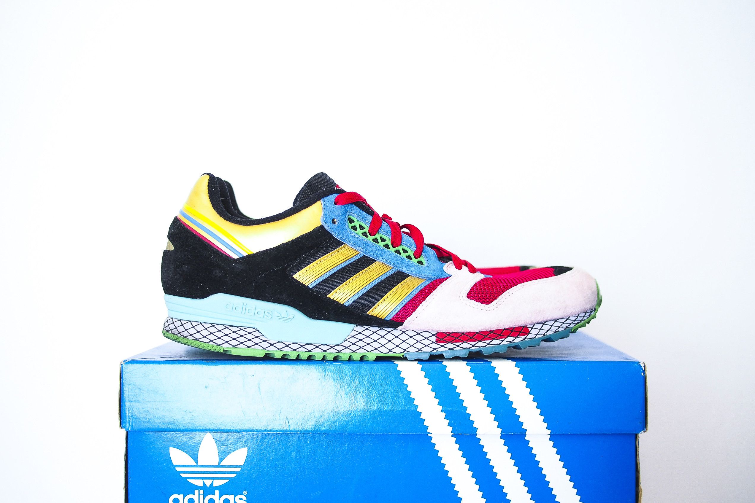 Adidas questar outlet oddity