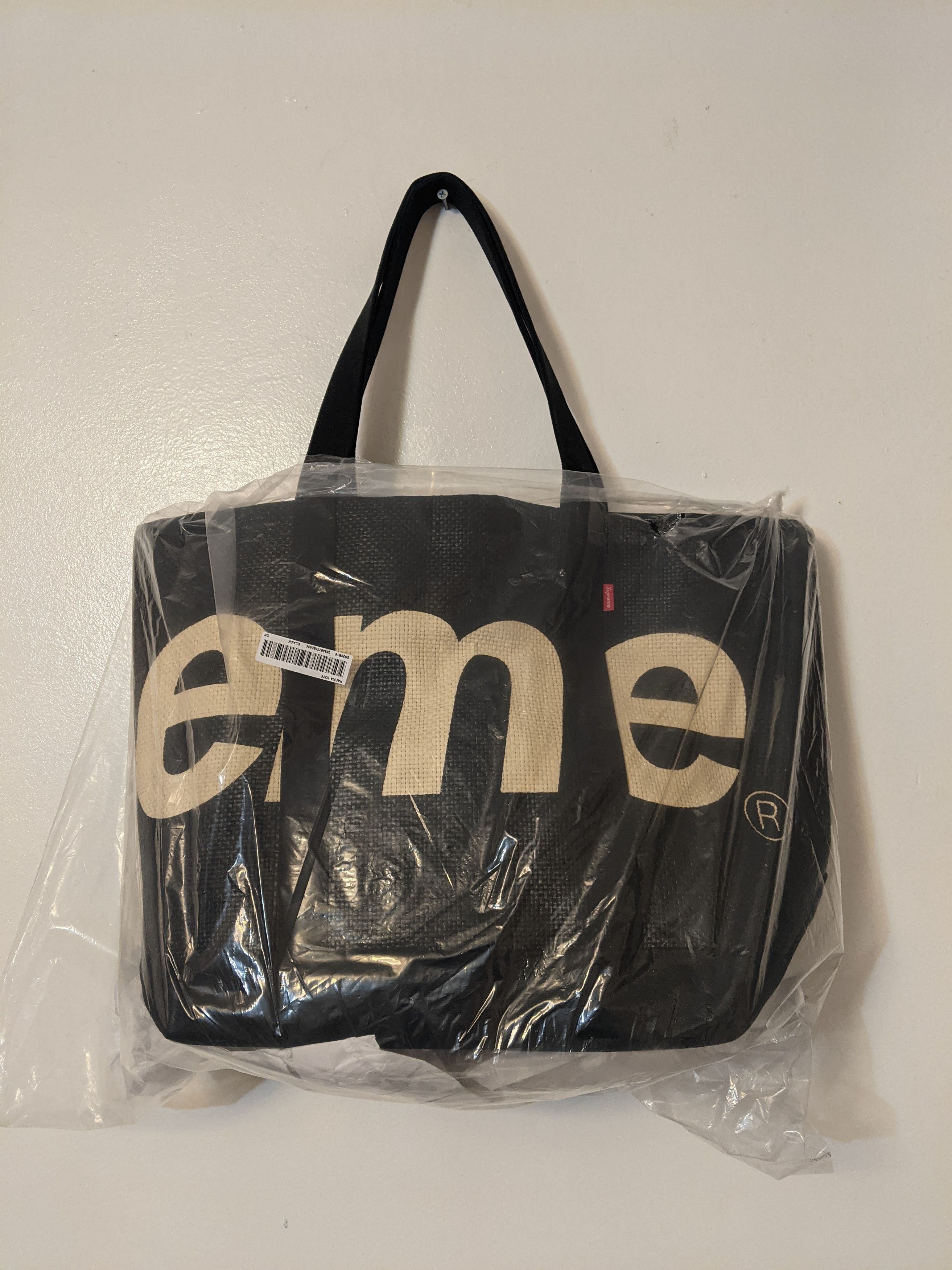Supreme Raffia Tote COLOR/STYLE：Black
