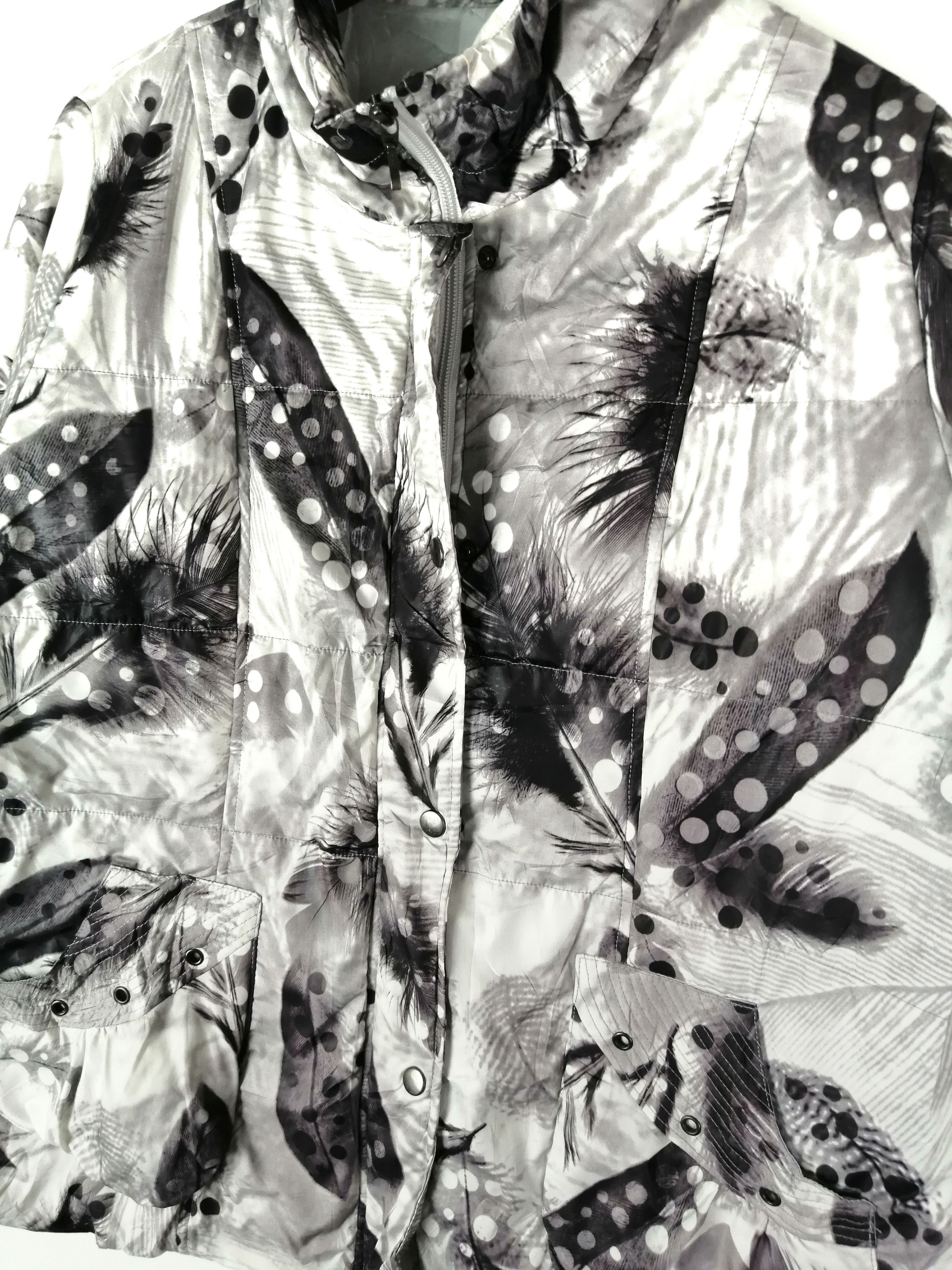 Japanese Brand Winter Flora Jacket Full Print in size L Size US L / EU 52-54 / 3 - 3 Thumbnail