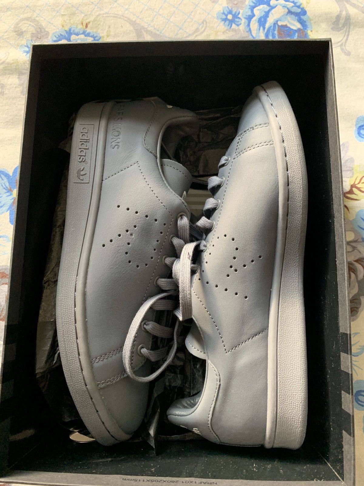 Stan smith onix grey store
