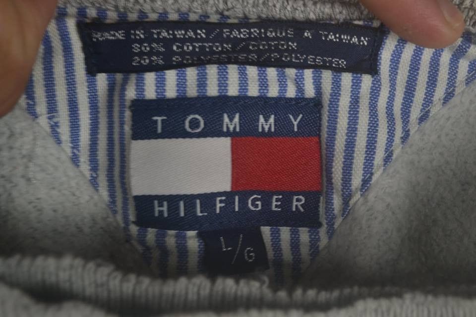 Vintage Tommy Hilfiger 90s big logo flag sweatshirt
