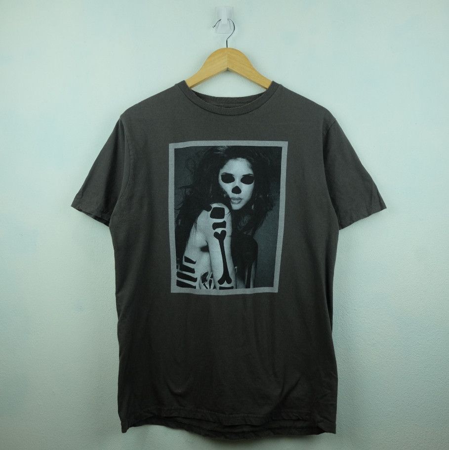 Band Tees × Vintage EMPERORS NEW CLOTHES By Richard Wheeler T-shirt Size US L / EU 52-54 / 3 - 1 Thumbnail