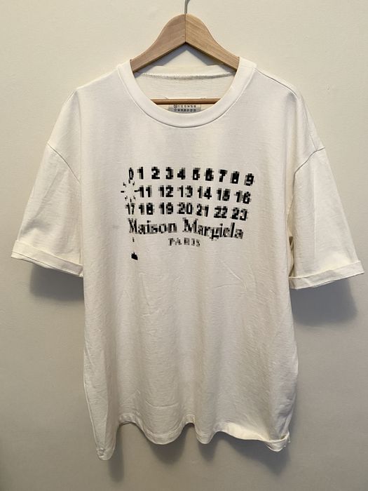 Maison margiela 10 discount pixel logo tee