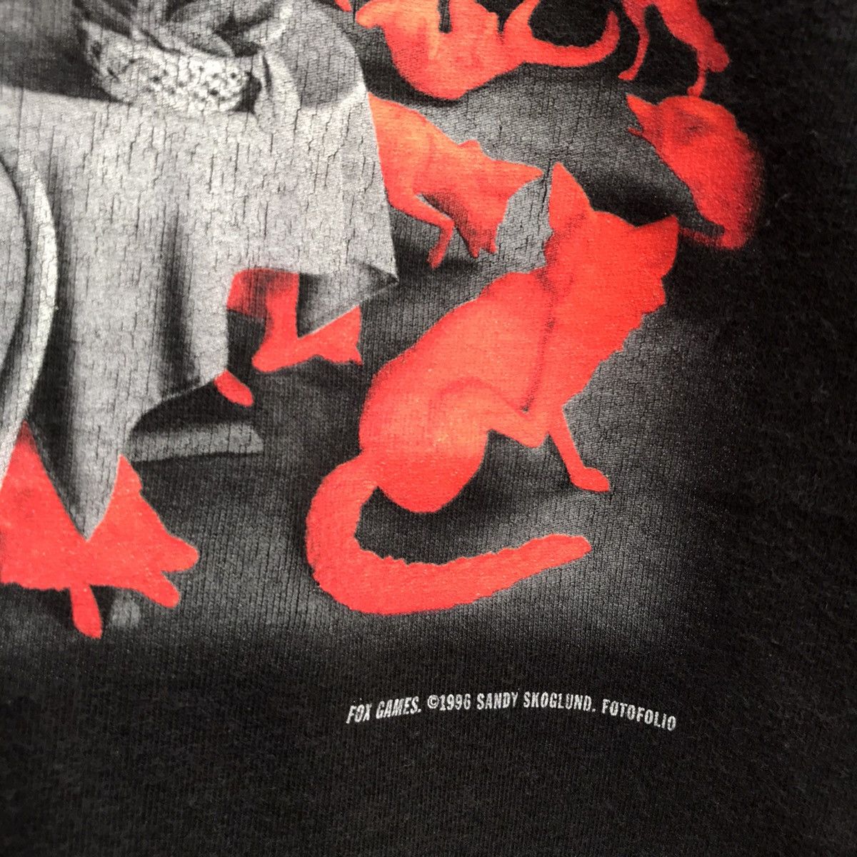Vintage Vintage 90s SANDY SKOGLUND photo art tee fotofolio Size US M / EU 48-50 / 2 - 4 Thumbnail