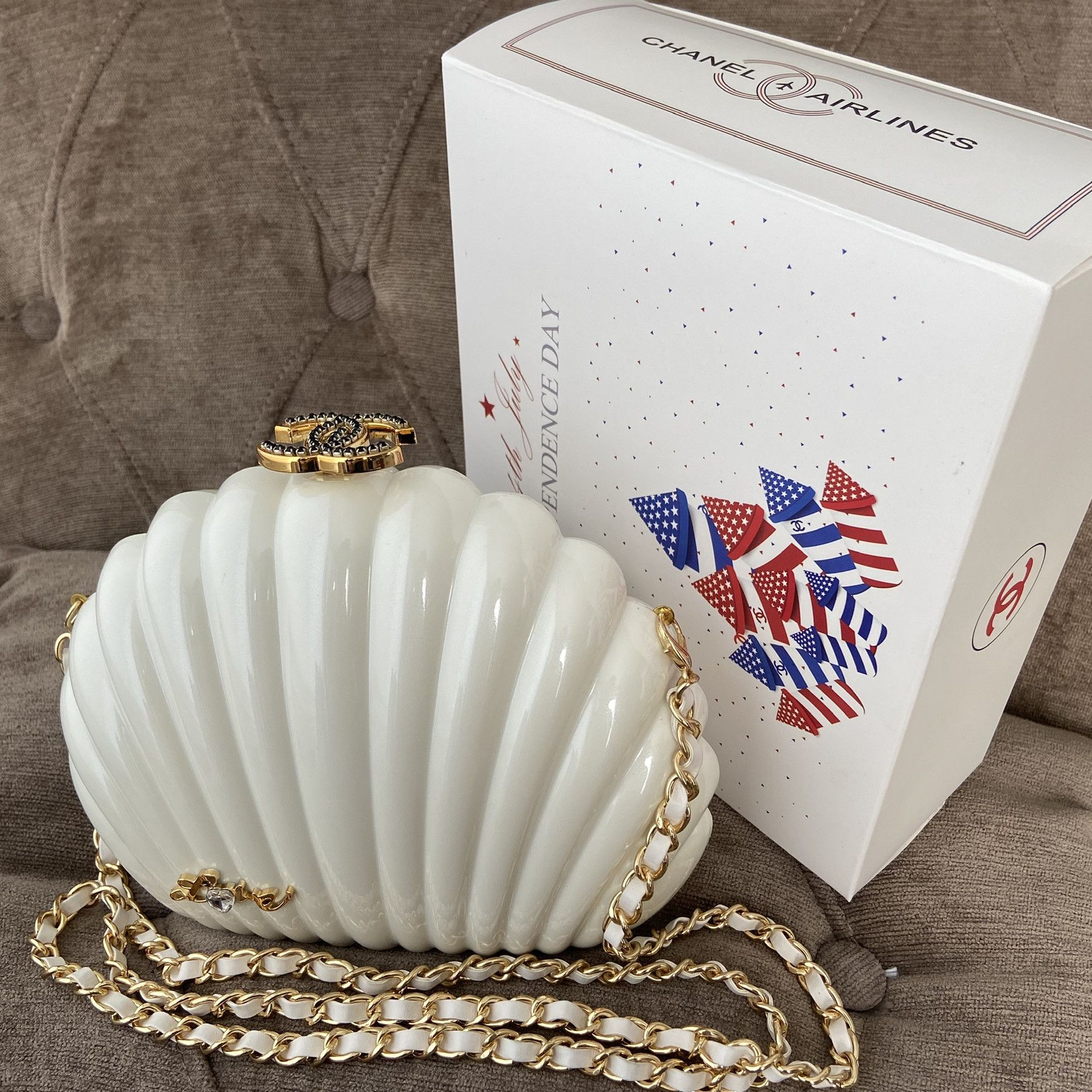 chanel shell bag