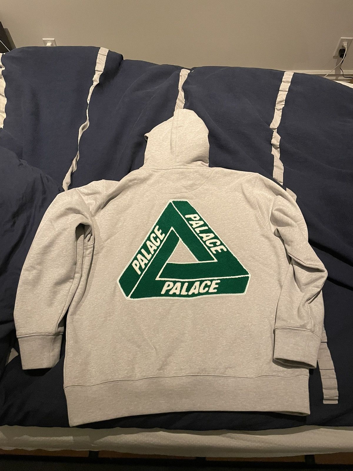 Palace Palace Chenille Tri Ferg Hoodie Gray Size US XL / EU 56 / 4 - 2 Thumbnail