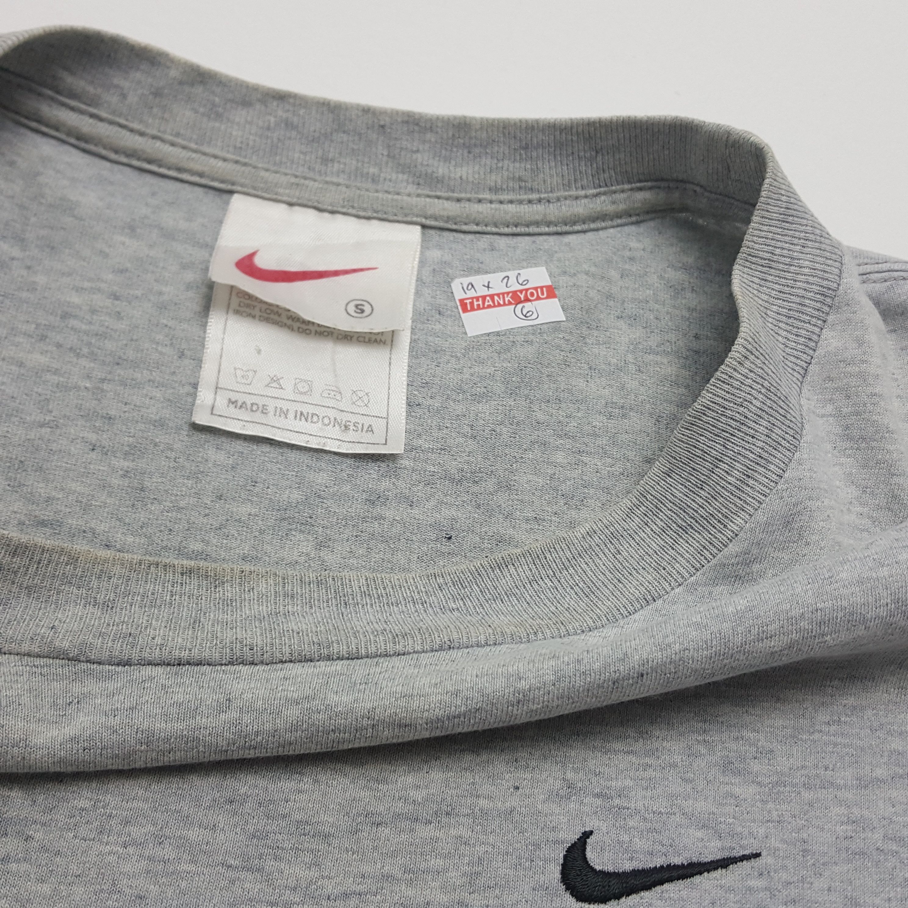 Nike × Vintage Vintage Nike Small Swoosh T-Shirt Travis Scott Size US S / EU 44-46 / 1 - 2 Thumbnail