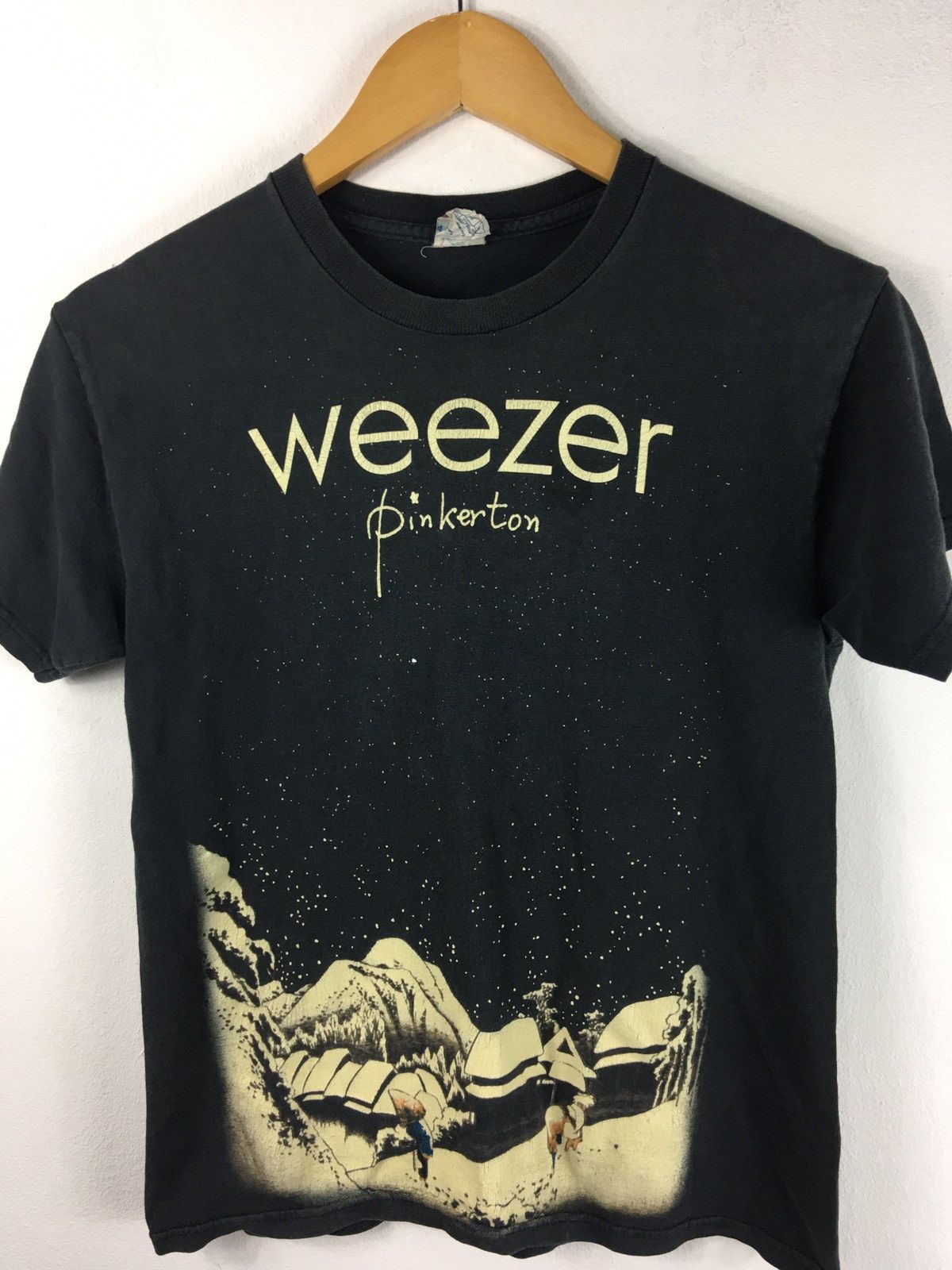 Band Tees Weezer Pinkerton Tour Band shirt Size US S / EU 44-46 / 1 - 3 Thumbnail