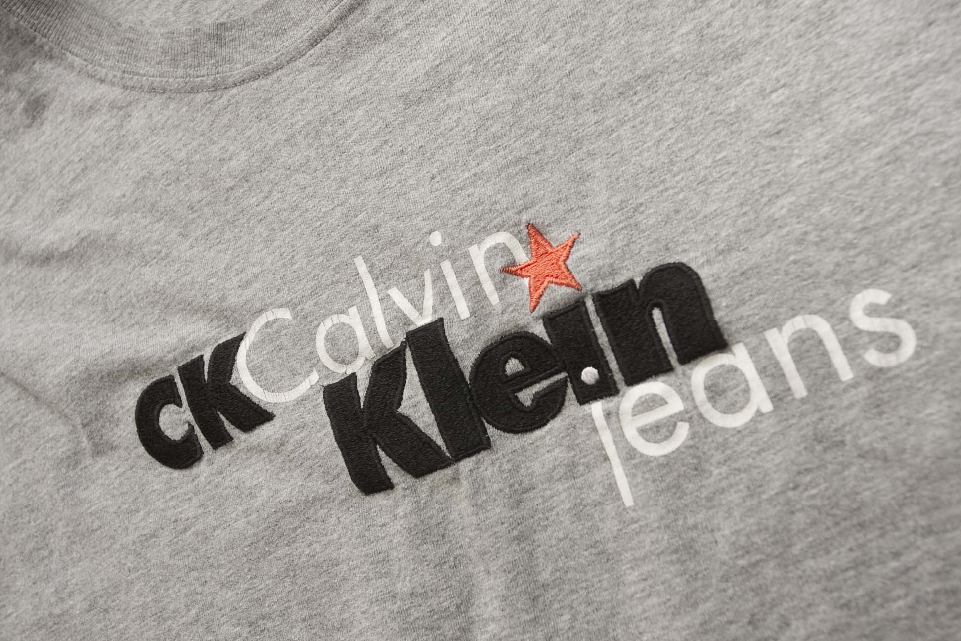 Calvin Klein Calvin Klein T Shirt Spell Out Vintage Size L Size US L / EU 52-54 / 3 - 3 Thumbnail