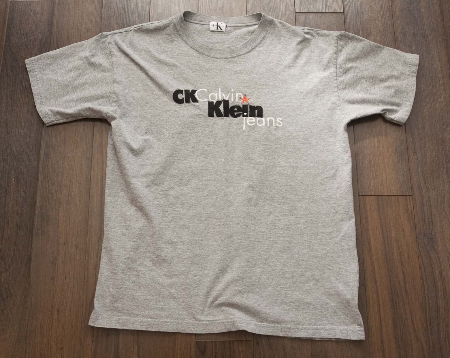 Calvin Klein Calvin Klein T Shirt Spell Out Vintage Size L Size US L / EU 52-54 / 3 - 1 Thumbnail