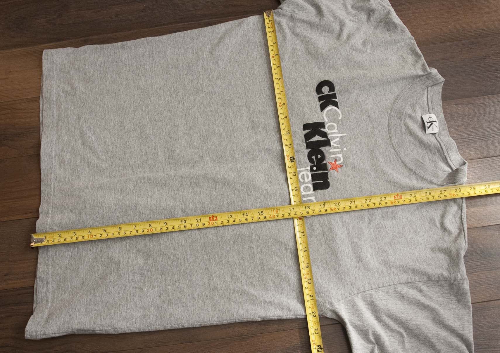 Calvin Klein Calvin Klein T Shirt Spell Out Vintage Size L Size US L / EU 52-54 / 3 - 6 Thumbnail