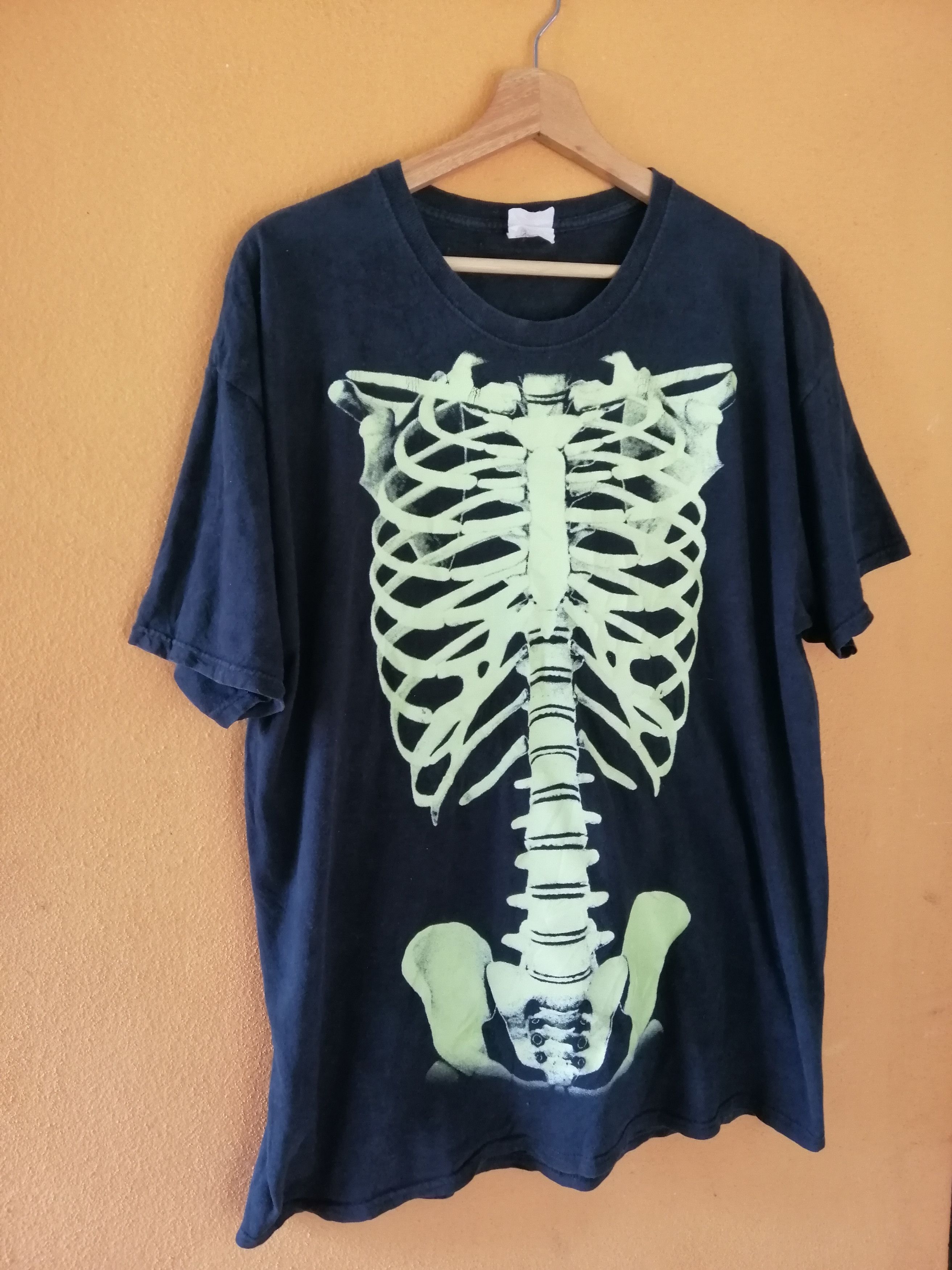 Vintage Vintage 90s Skeleton Bone Tshirt Black Fashion Victim Size US L / EU 52-54 / 3 - 5 Thumbnail