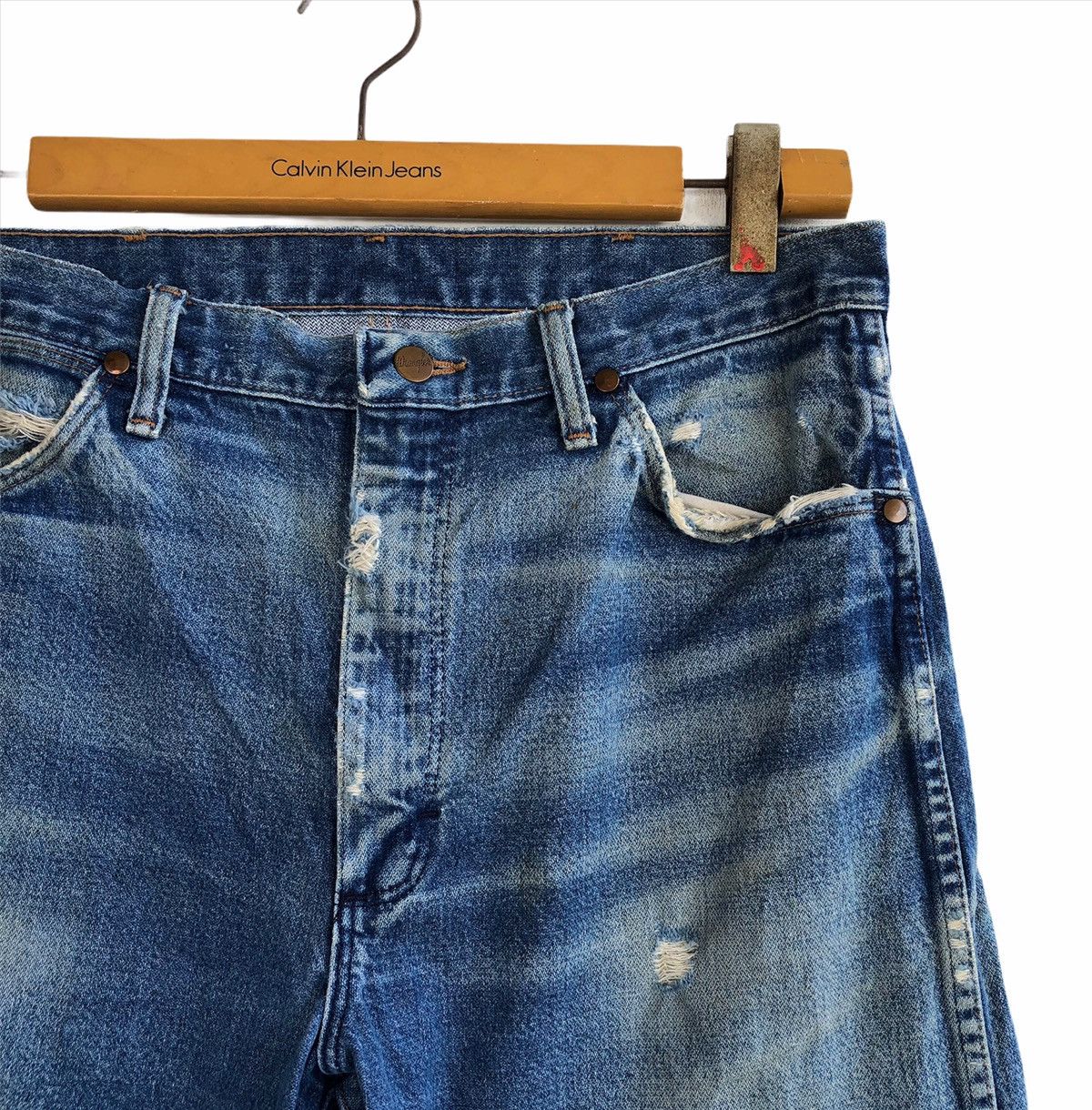 Wrangler Vintage Wrangler Distressed Ripped Denim Jeans Size US 34 / EU 50 - 7 Thumbnail