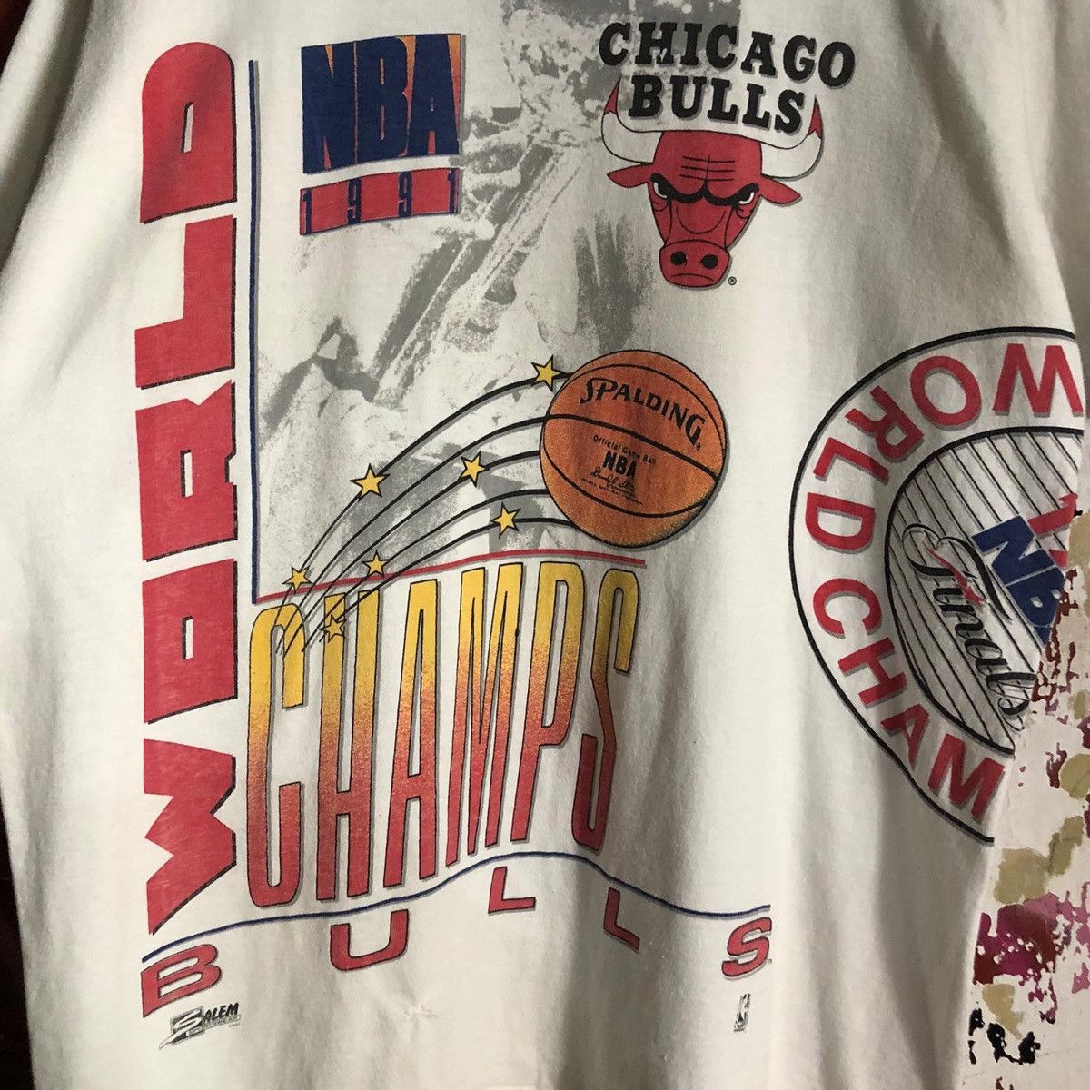 Vintage CHICAGO BULLS 1991 “WORLD CHAMPIONS” VINTAGE T SHIRT STITCH Size US L / EU 52-54 / 3 - 2 Thumbnail